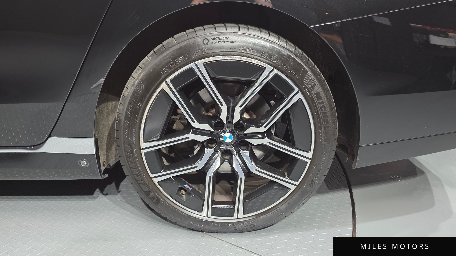 BMW 7 Series (G70) 2023 — миниатюра 7