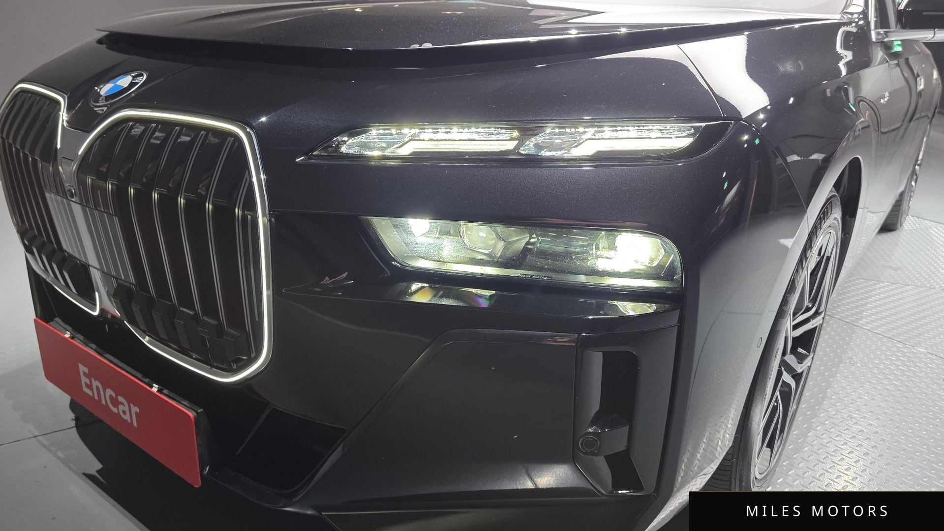 BMW 7 Series (G70) 2023 — миниатюра 8