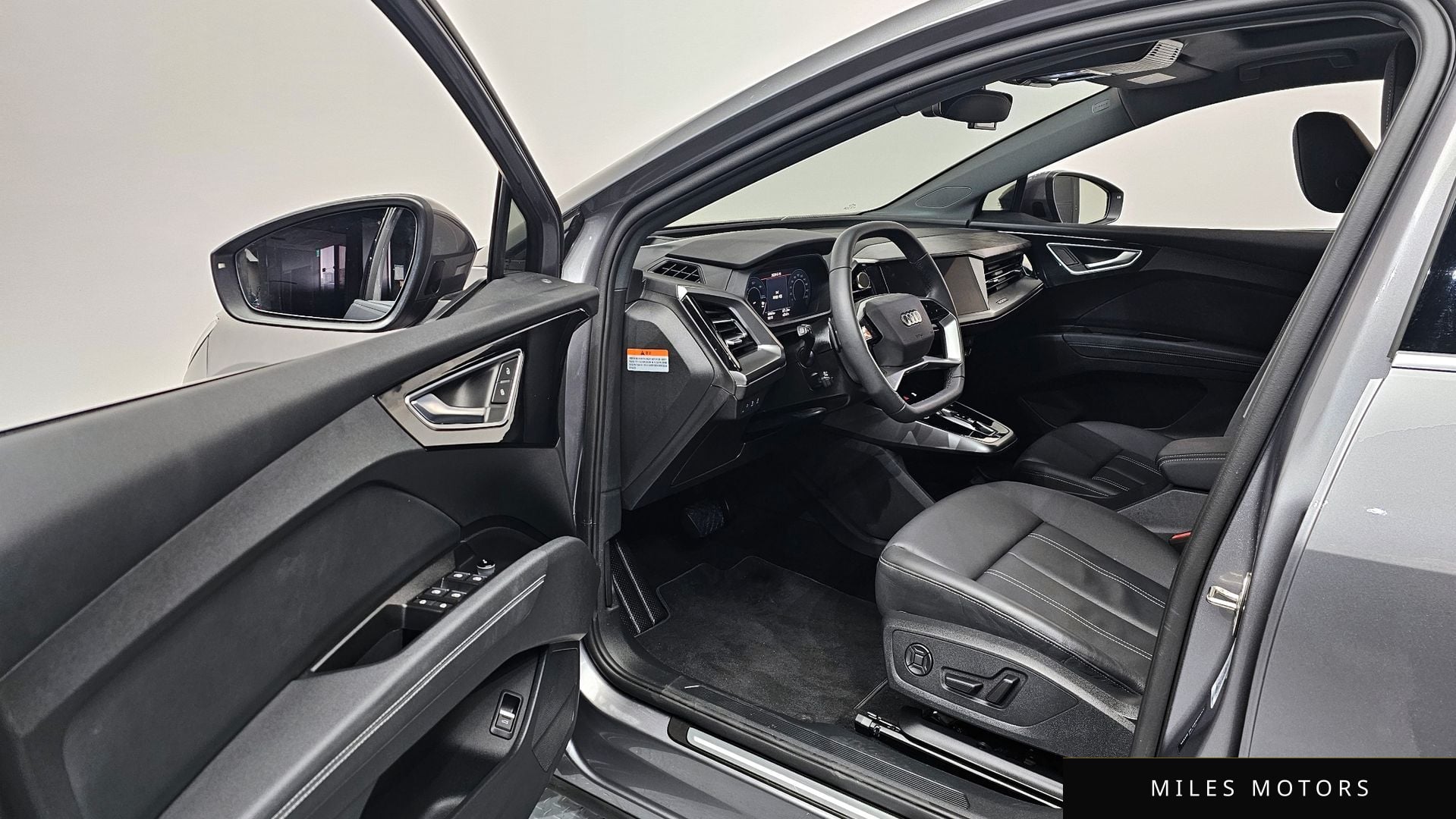 Audi Q4 e-tron 2025 — миниатюра 10