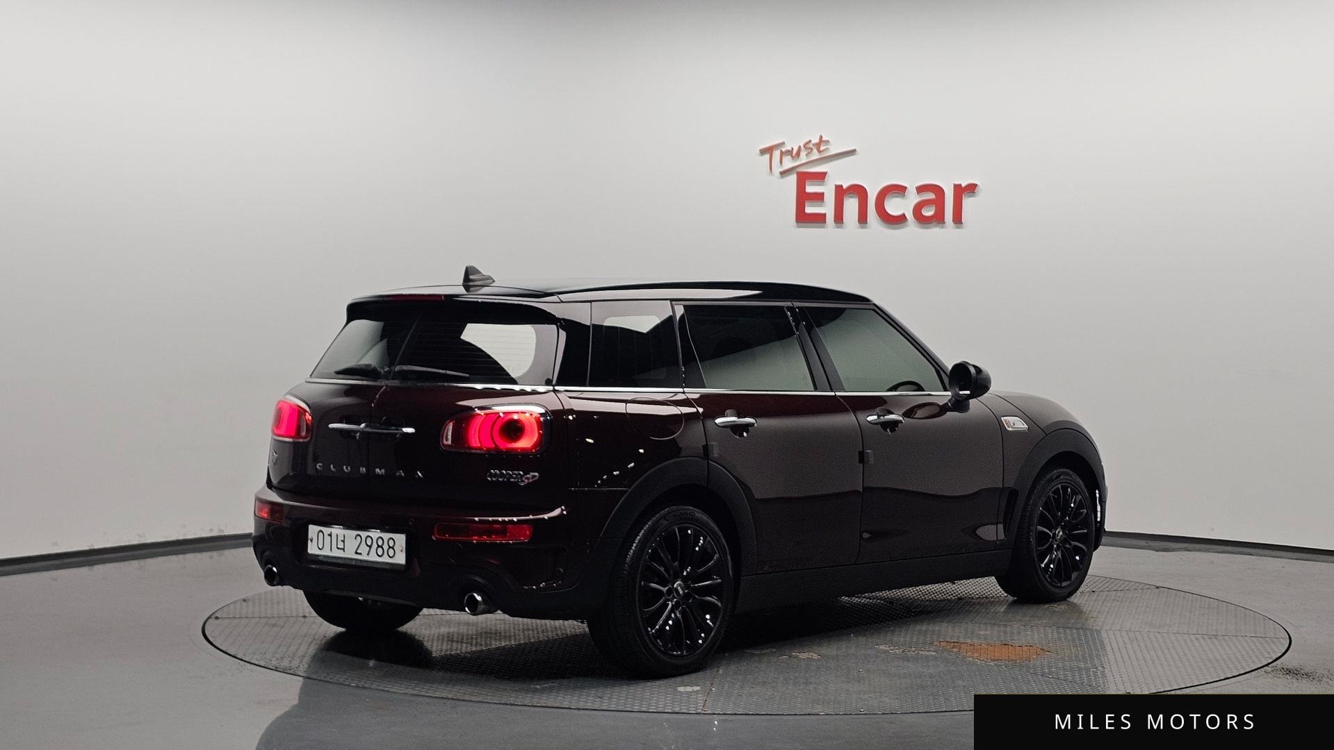 MINI Clubman 2018 — фото 1 из 12