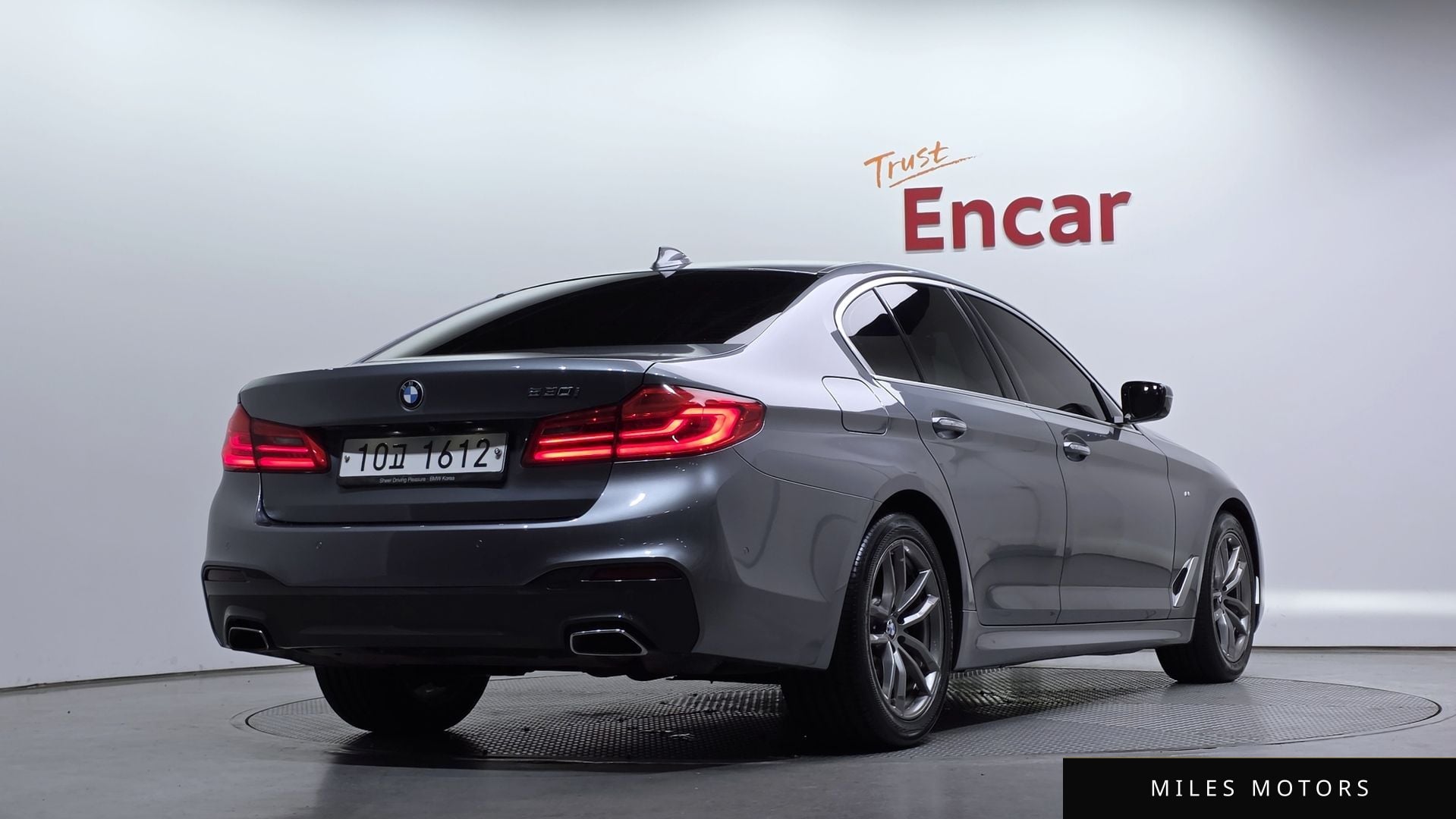 BMW 5 Series (G30) 2018 — миниатюра 2