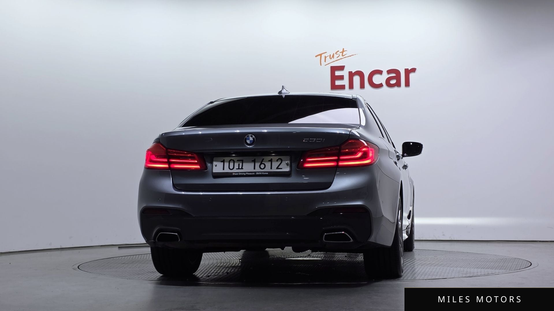 BMW 5 Series (G30) 2018 — миниатюра 4