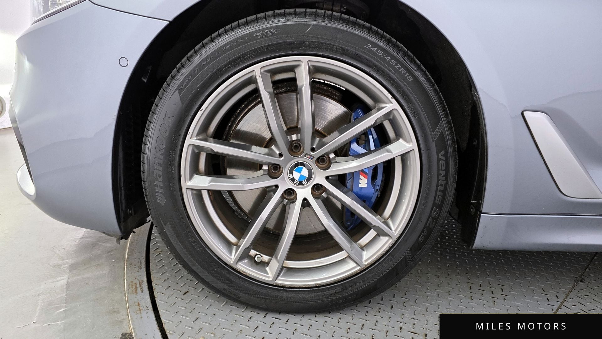 BMW 5 Series (G30) 2018 — миниатюра 5