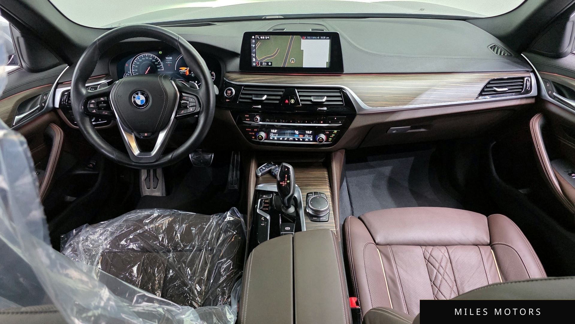 BMW 5 Series (G30) 2018 — миниатюра 10