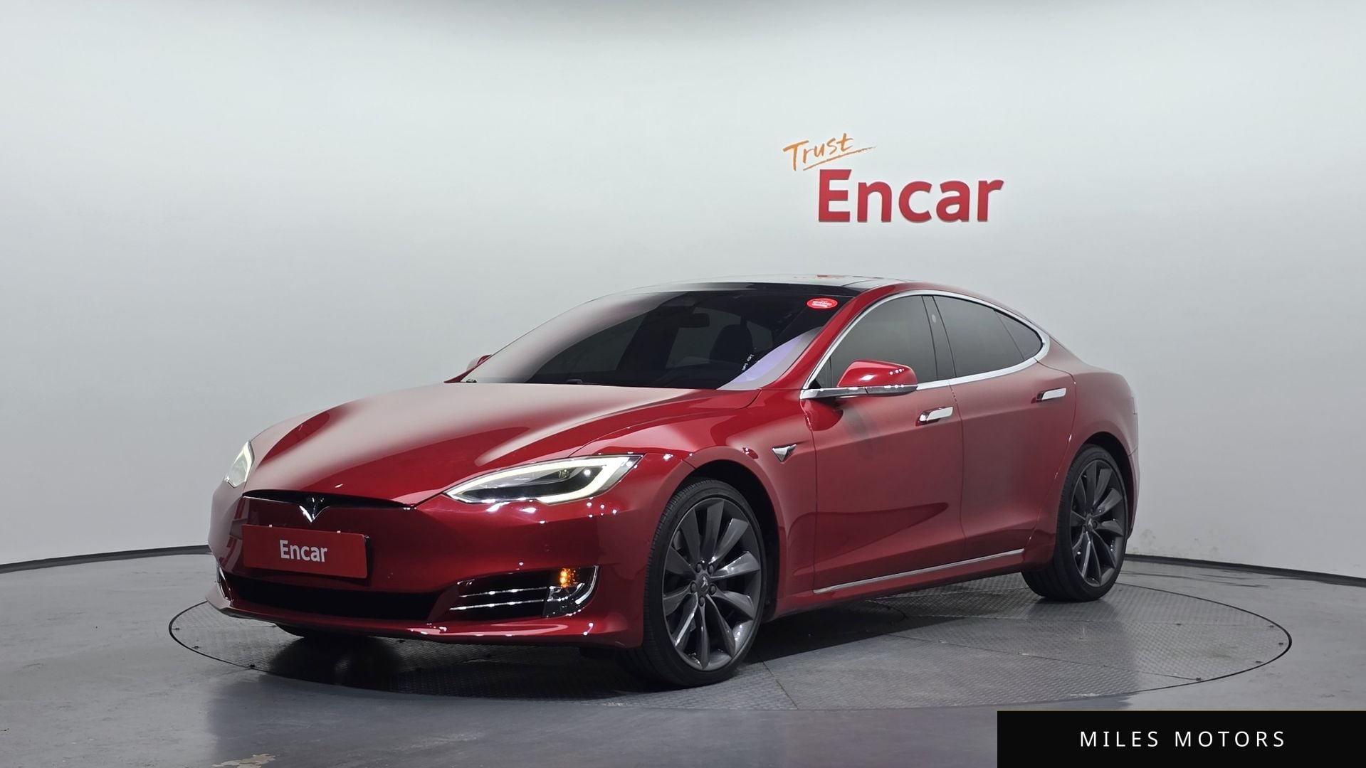 Tesla Model S 2017 — фото 1 из 12