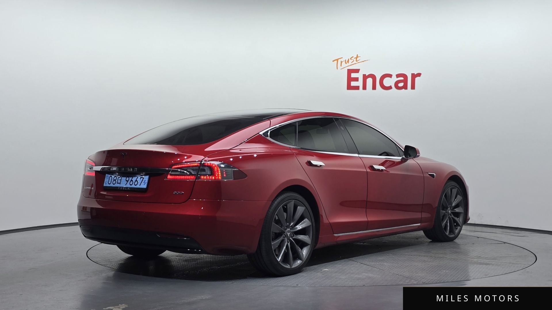 Tesla Model S 2017 — миниатюра 2
