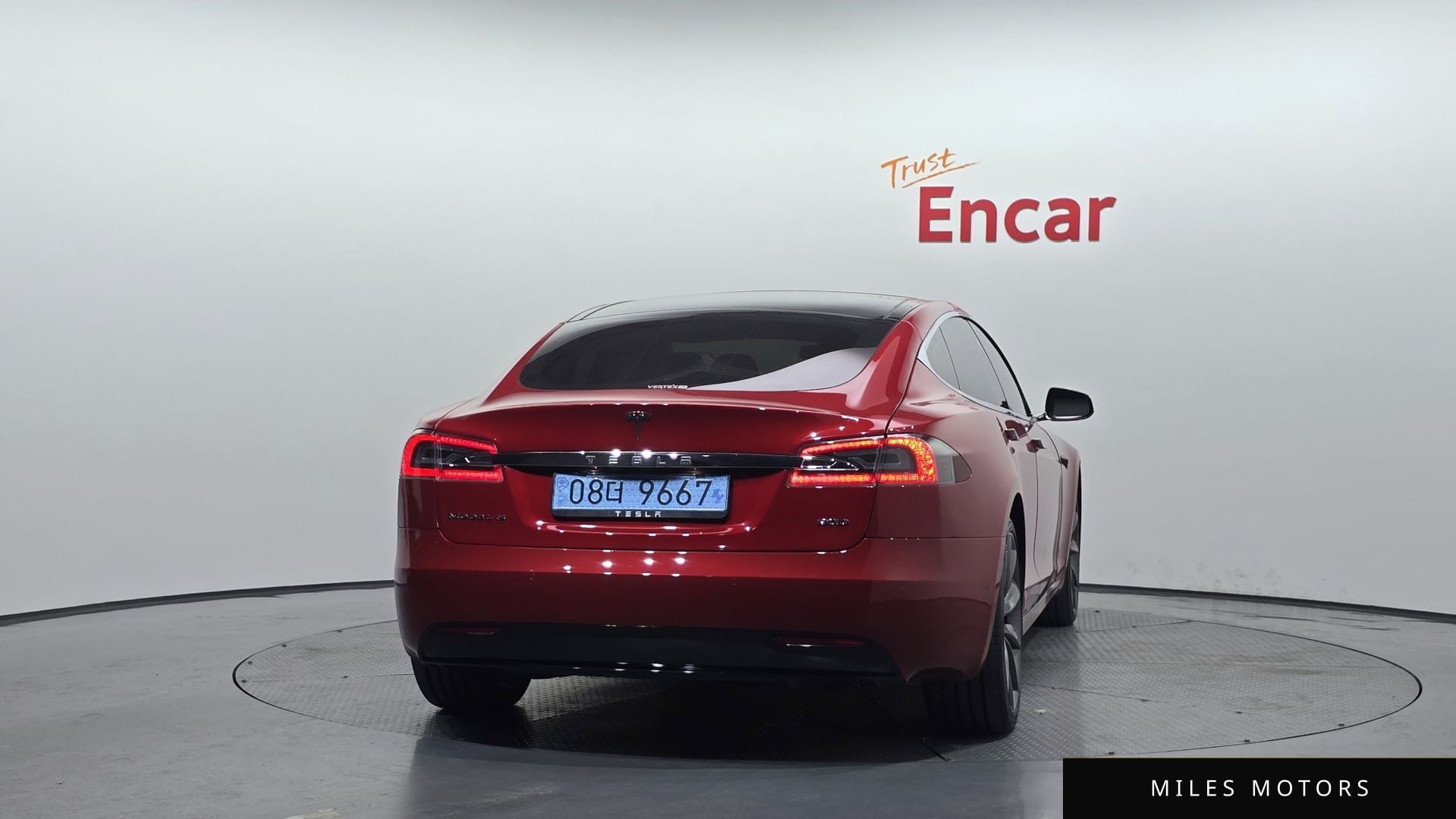 Tesla Model S 2017 — миниатюра 4