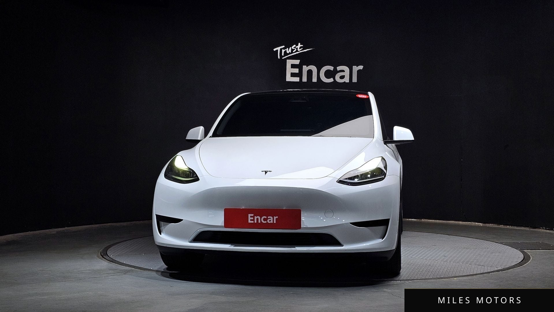 Tesla Model Y 2023 — миниатюра 3