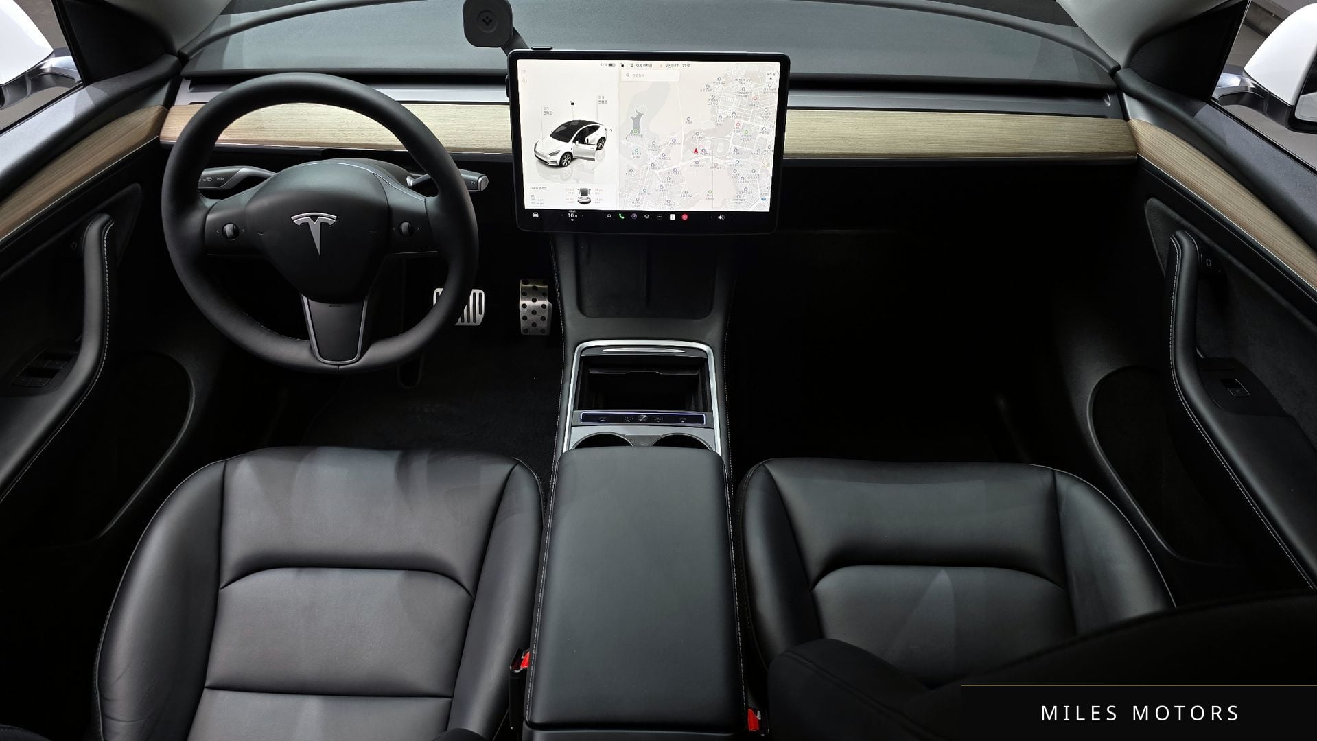 Tesla Model Y 2023 — миниатюра 10