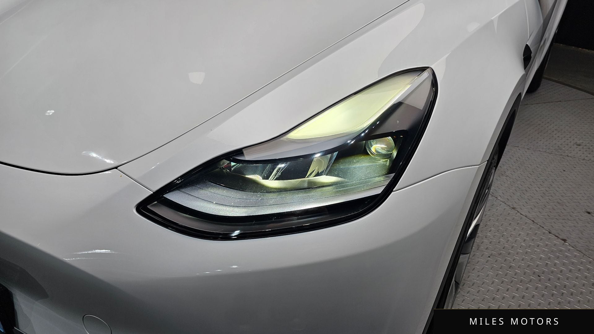 Tesla Model Y 2023 — миниатюра 8