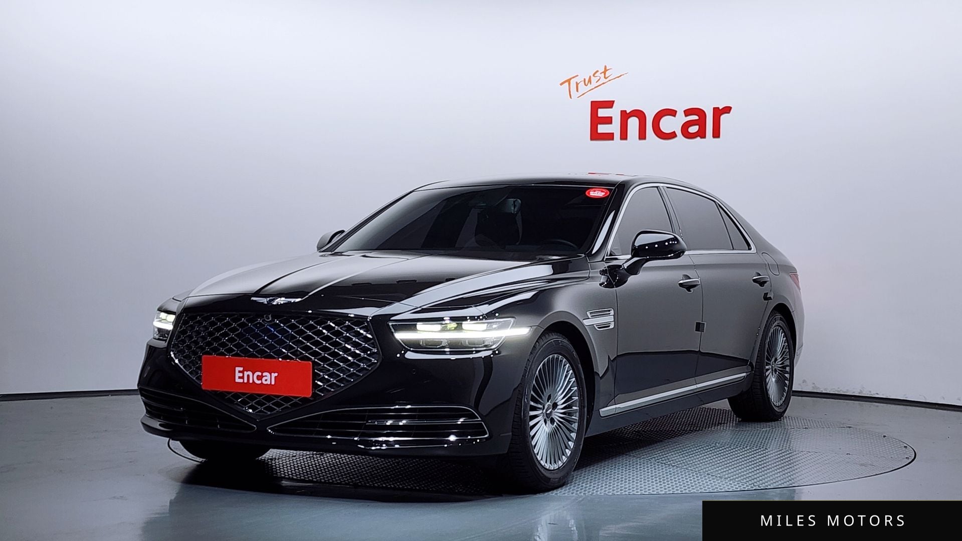 Genesis G90 2019 — фото 1 из 12
