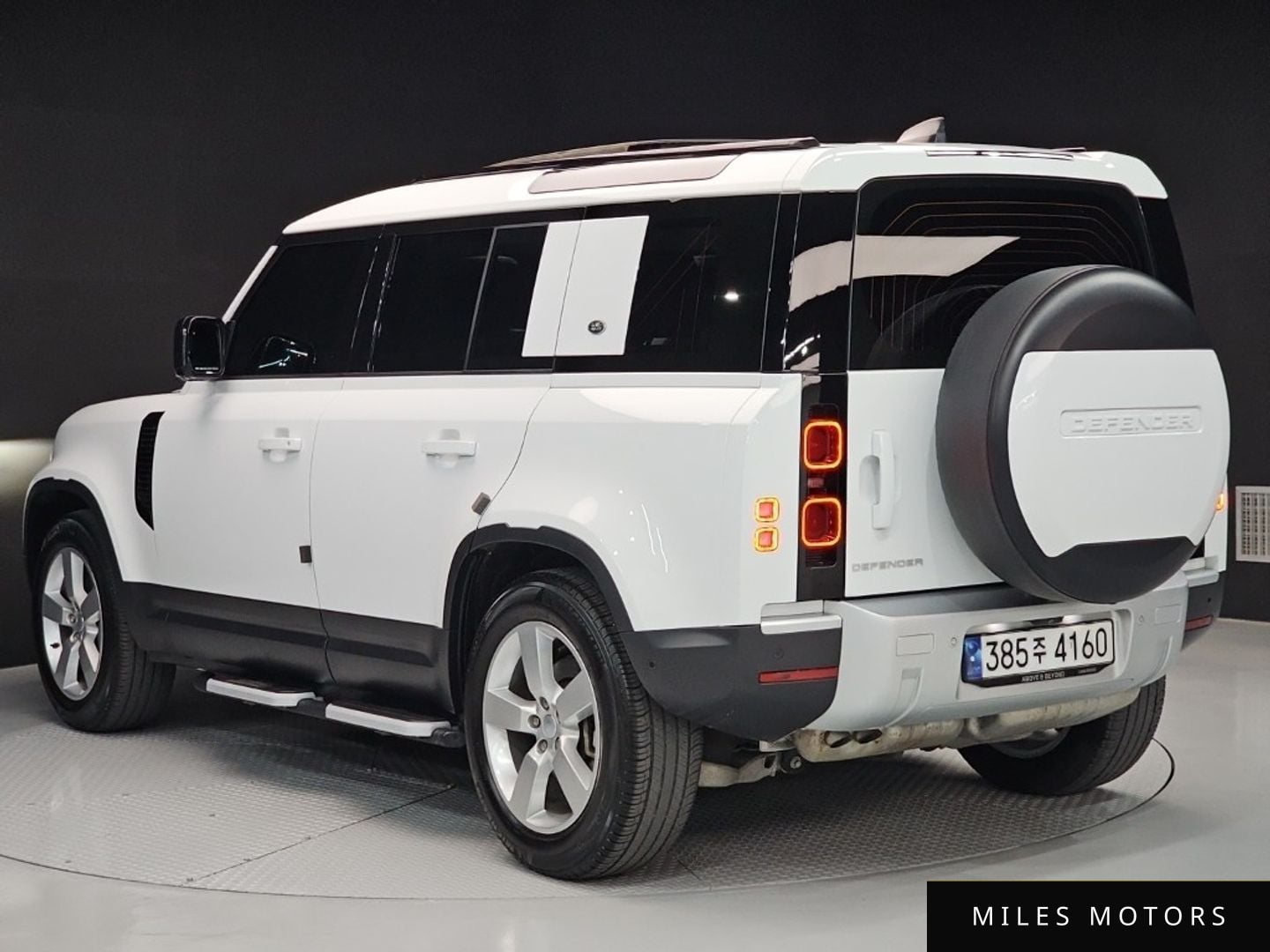 Land Rover Defender 2023 — миниатюра 4