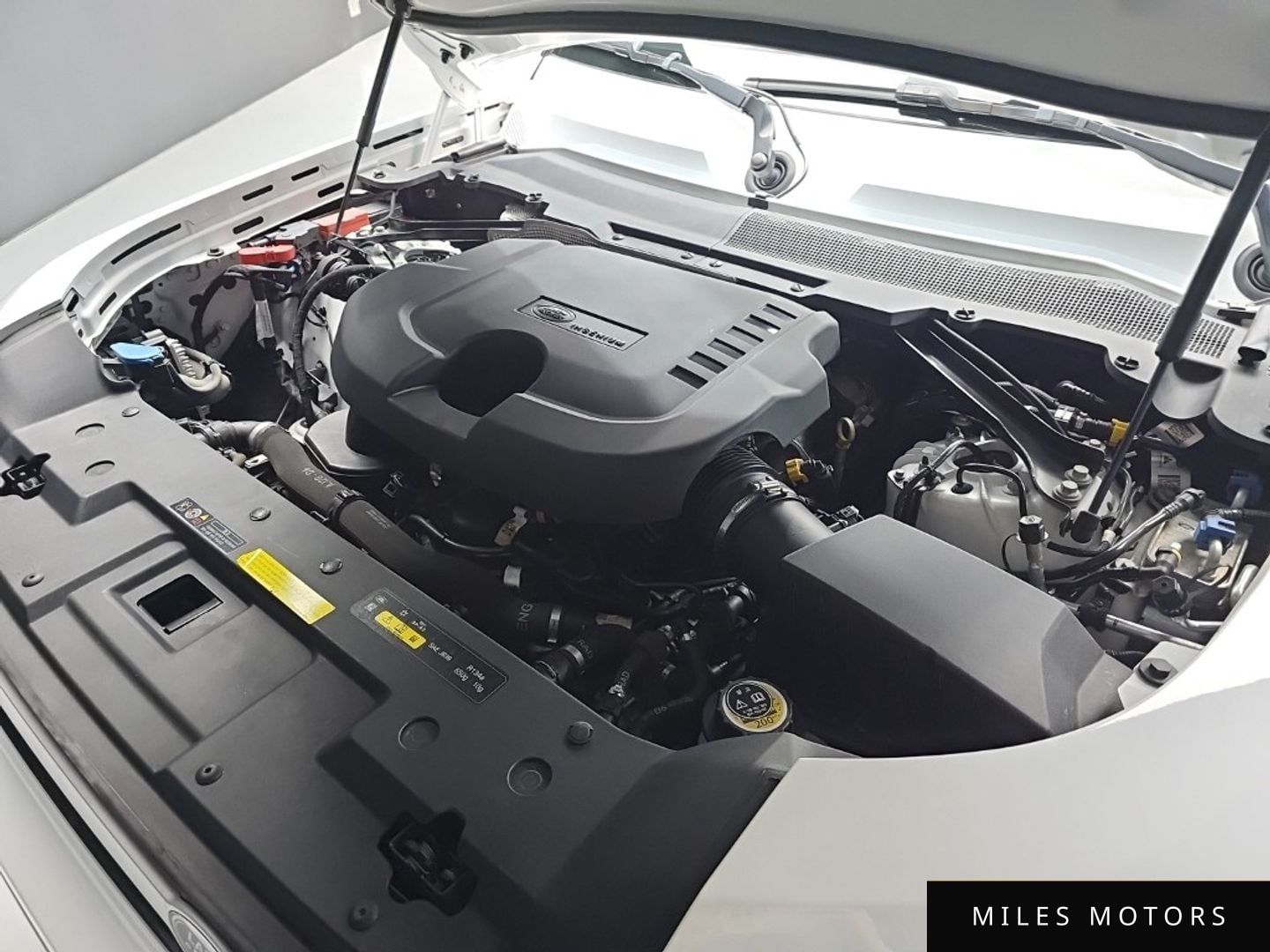 Land Rover Defender 2023 — миниатюра 6