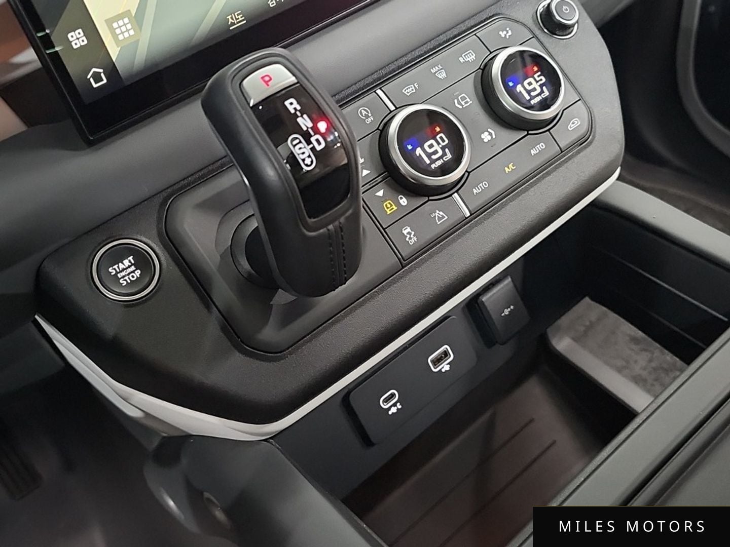 Land Rover Defender 2023 — миниатюра 9