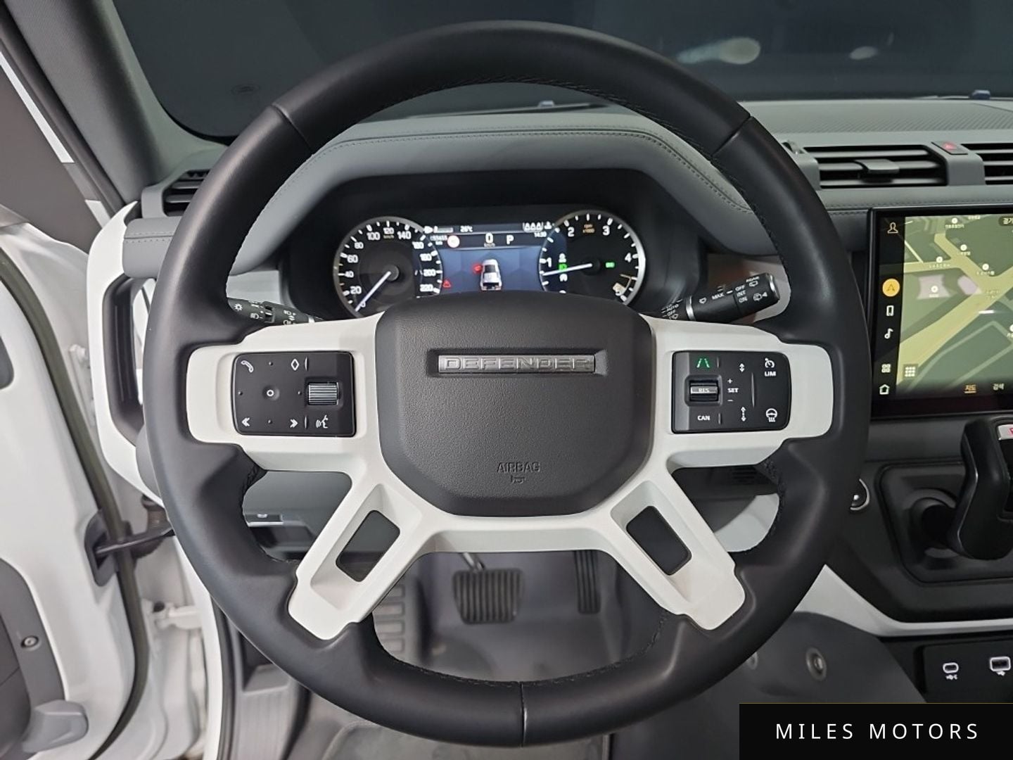 Land Rover Defender 2023 — миниатюра 11