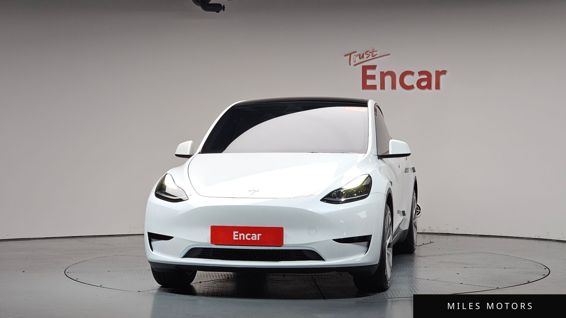 Tesla Model Y 2024 — миниатюра 2