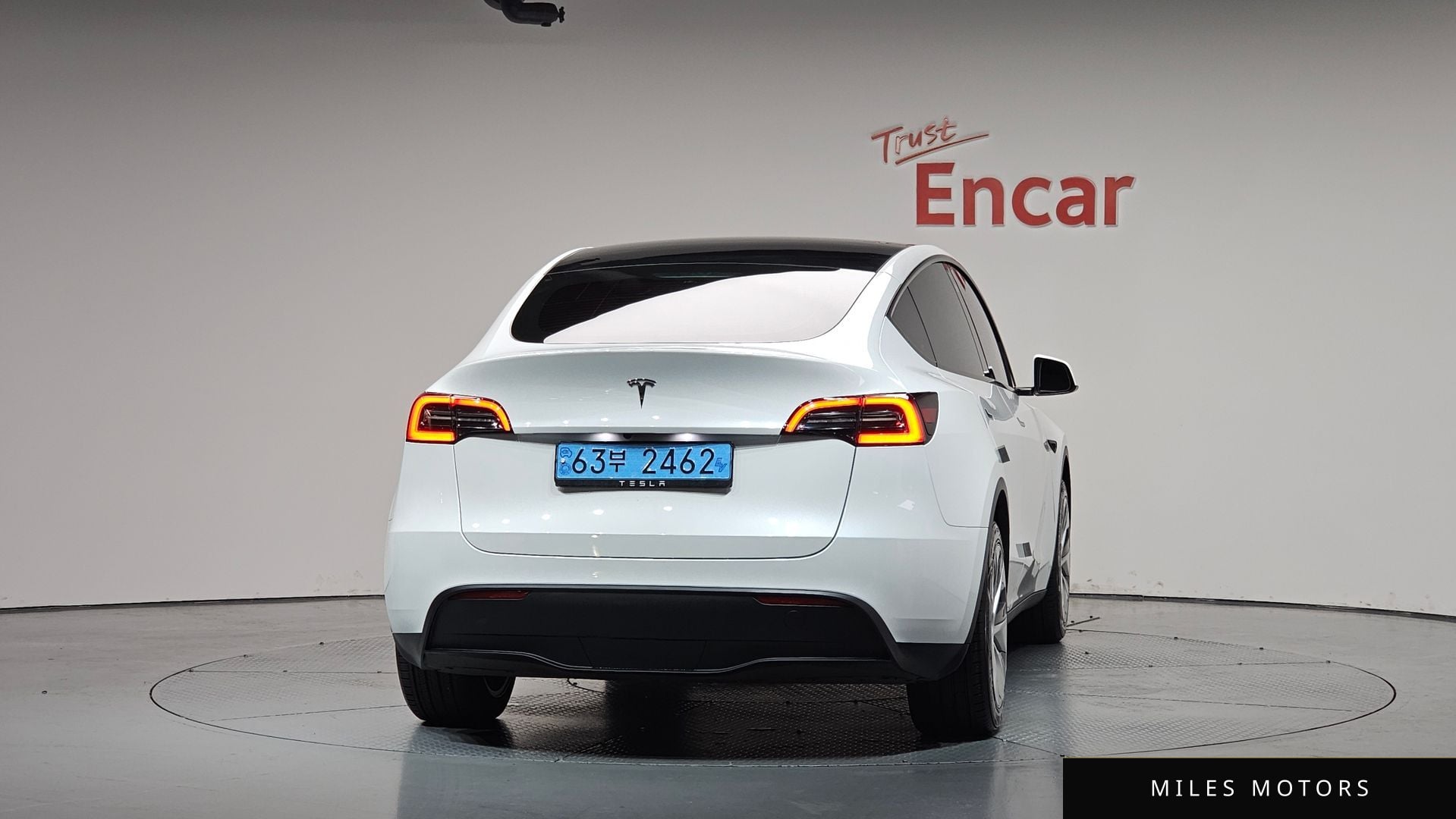 Tesla Model Y 2024 — миниатюра 3