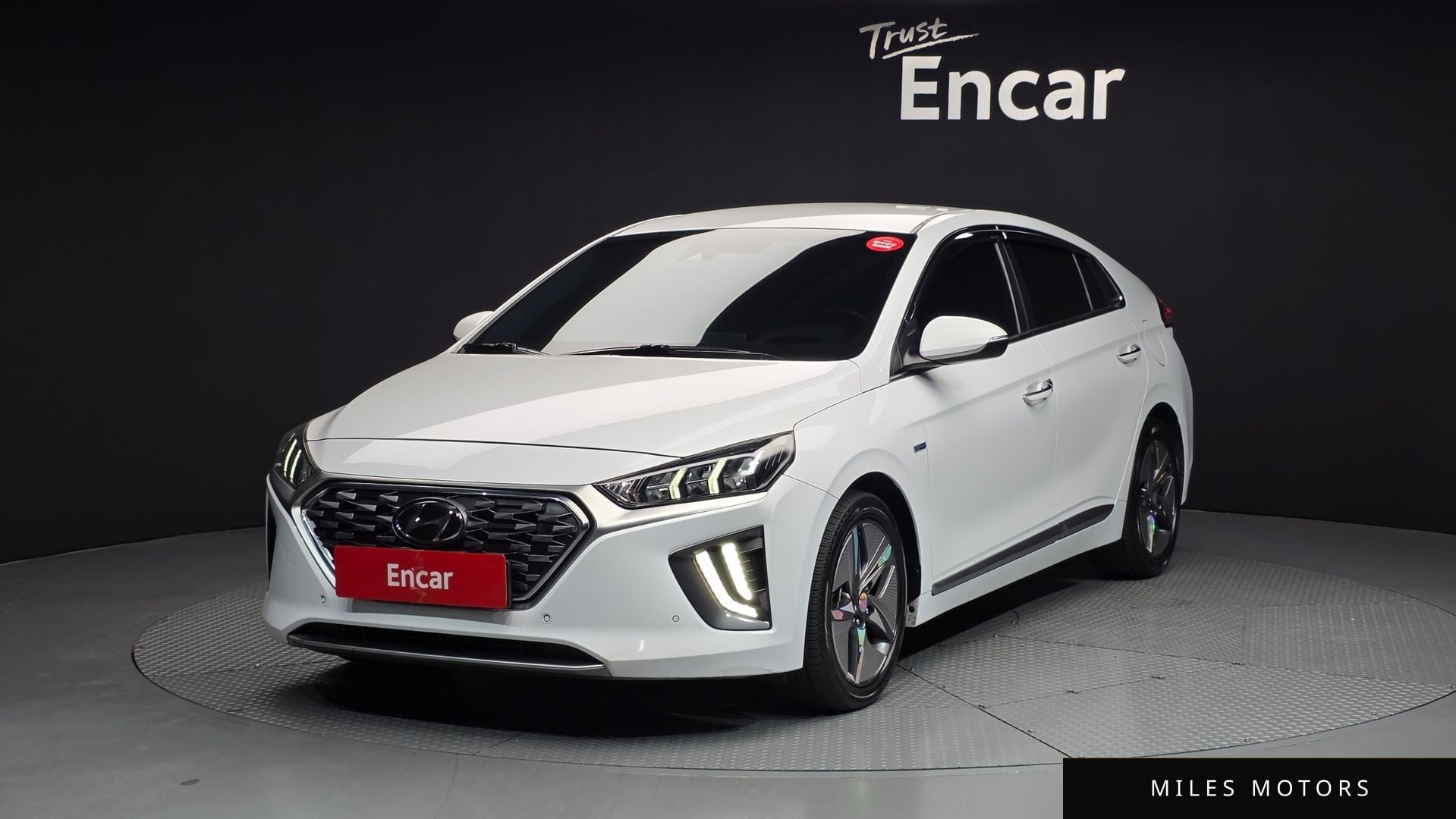 Hyundai Ioniq 2020 — фото 1 из 12
