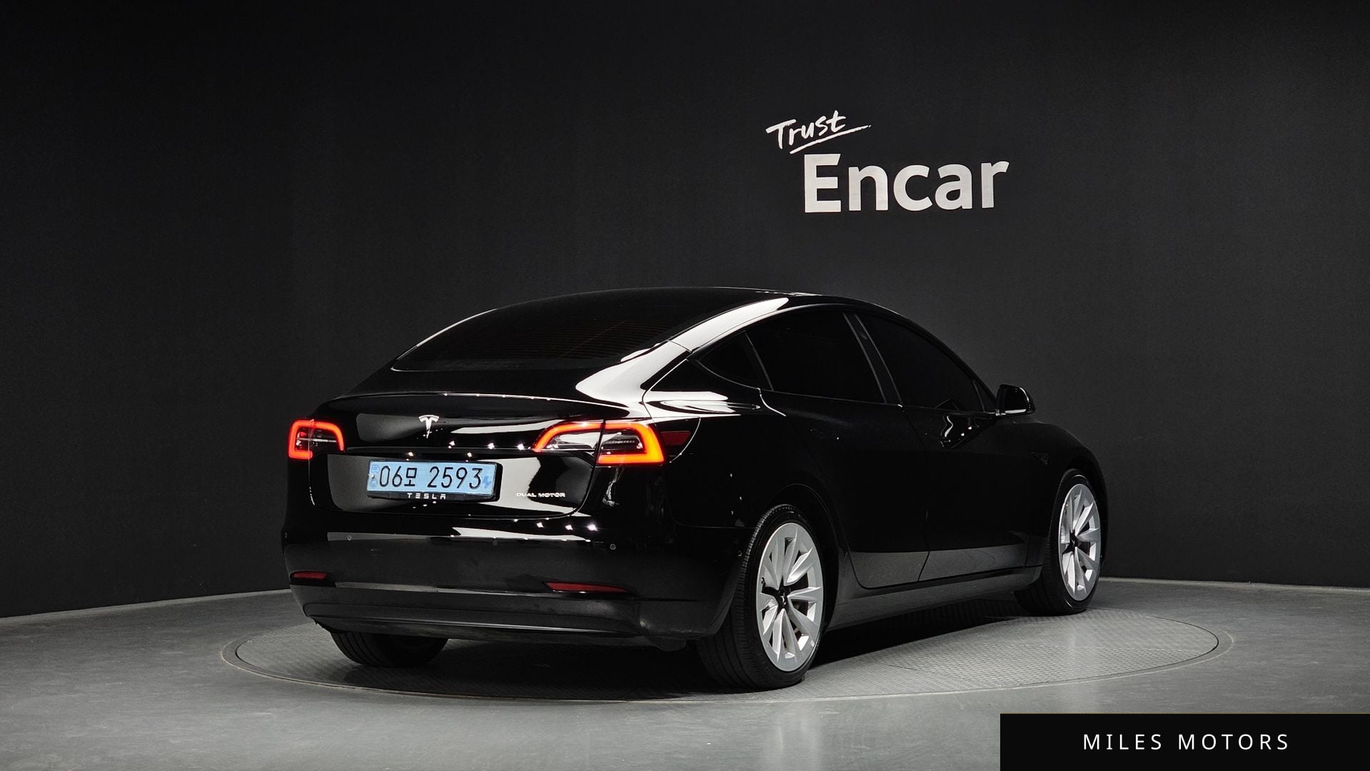Tesla Model 3 2021 — миниатюра 2