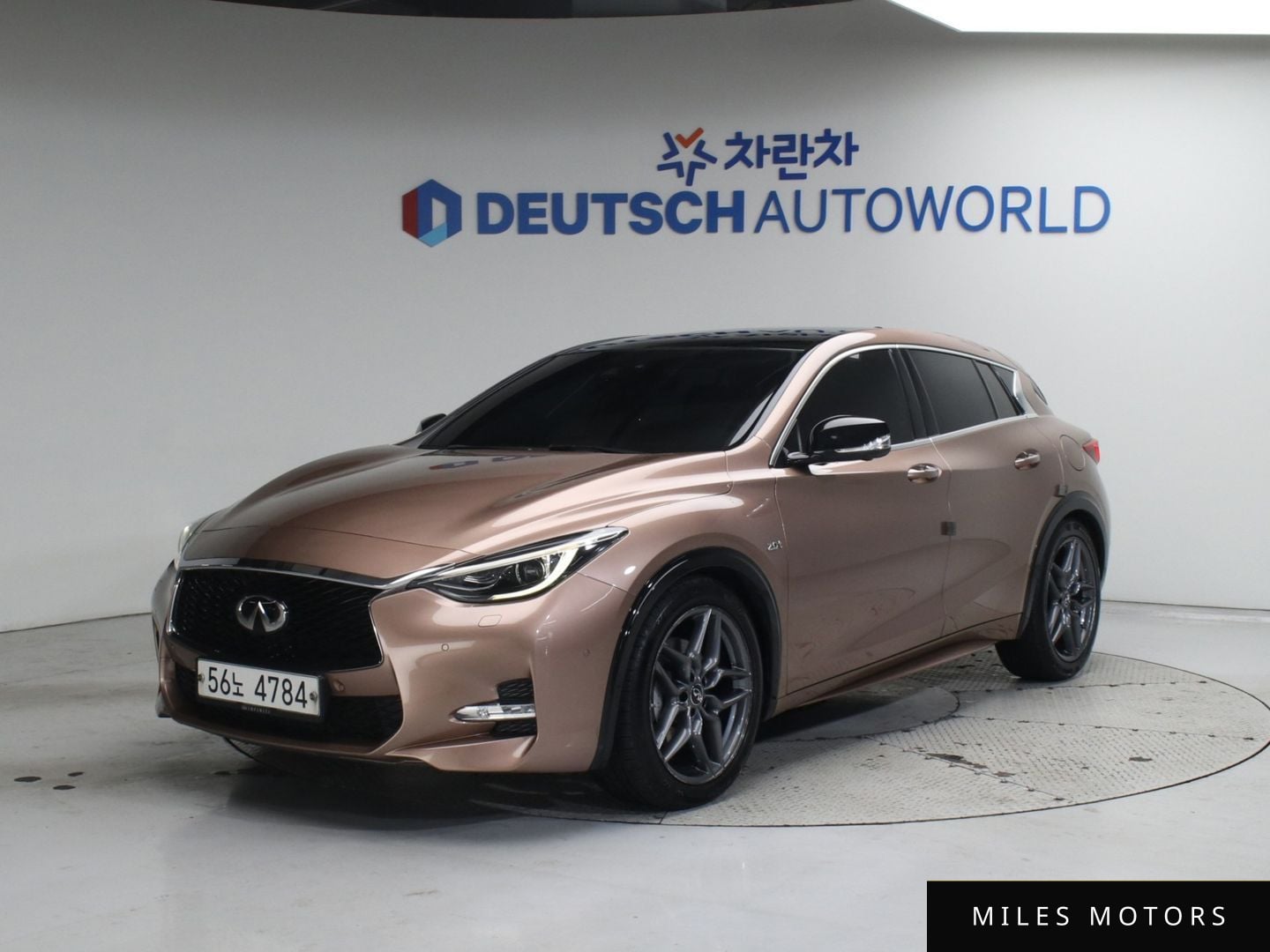 Infiniti Q30 2017 — фото 1 из 10