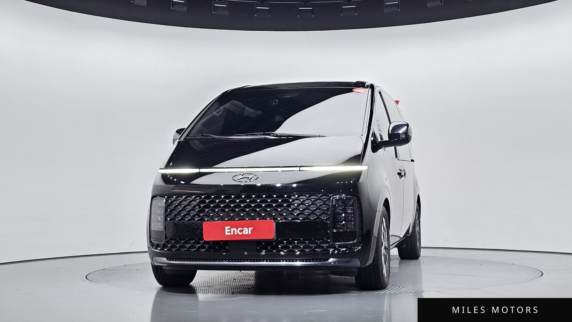 Hyundai Staria 2023 — миниатюра 3
