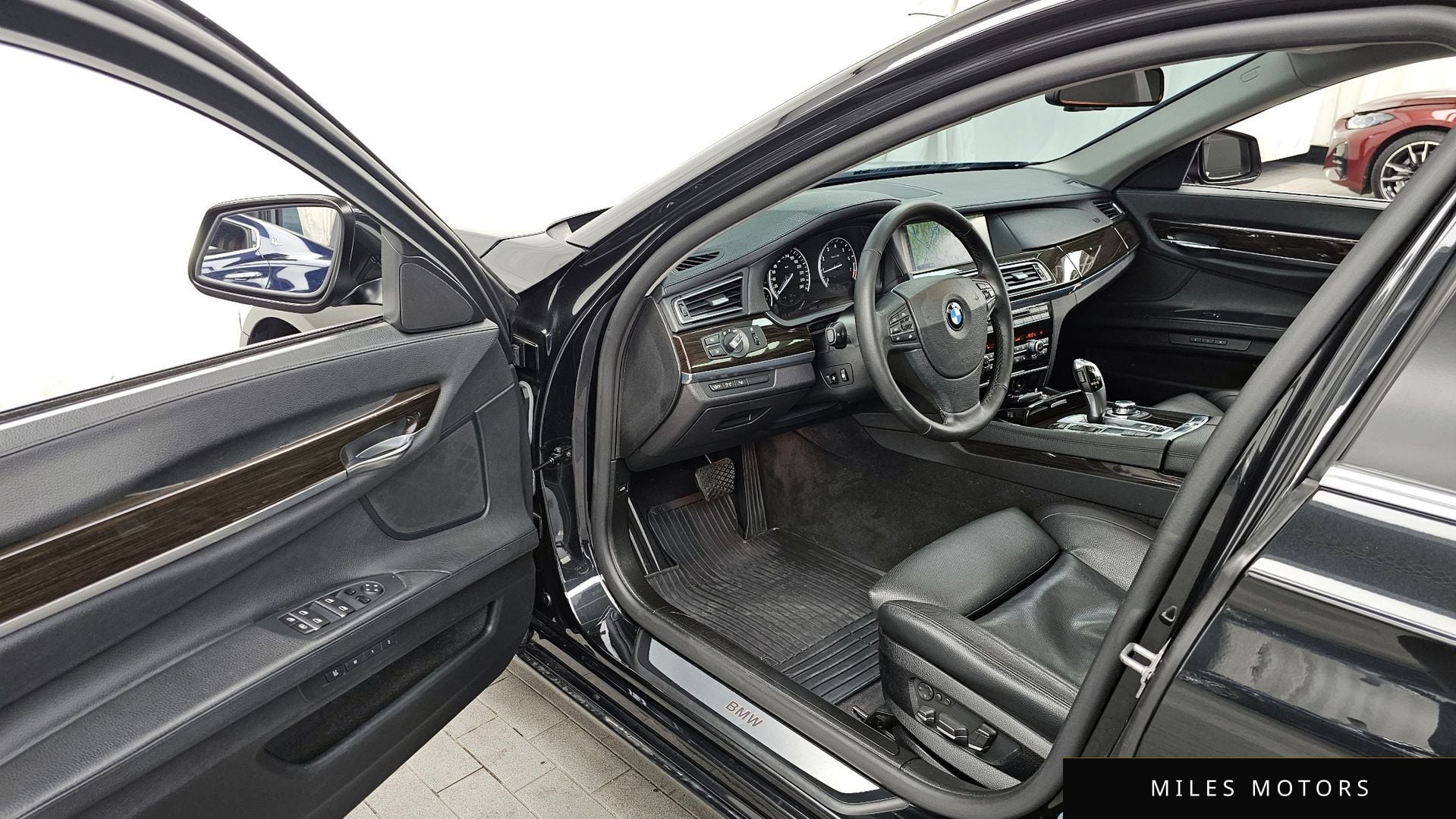 BMW 7 Series (F01) 2012 — миниатюра 10