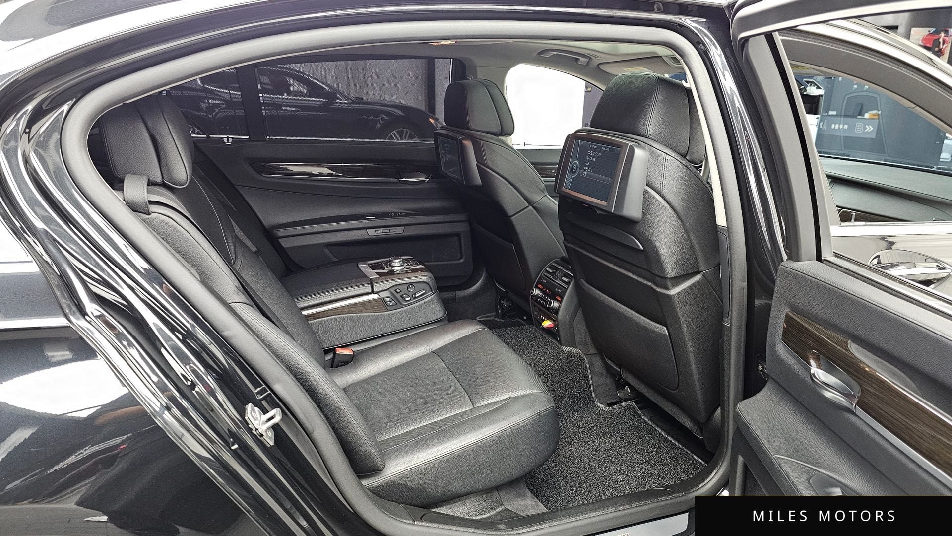 BMW 7 Series (F01) 2012 — миниатюра 12