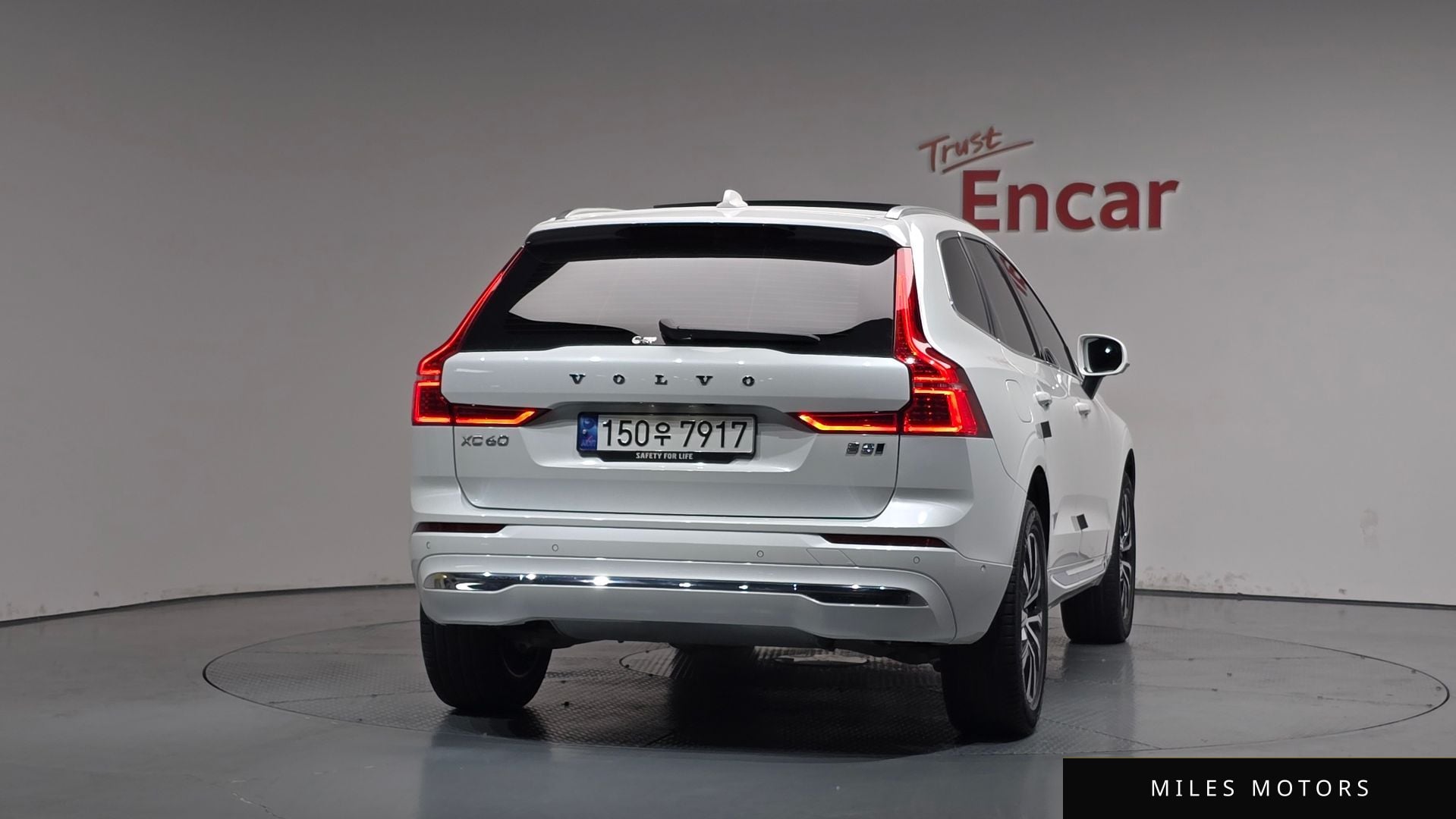 Volvo XC60 2023 — миниатюра 3