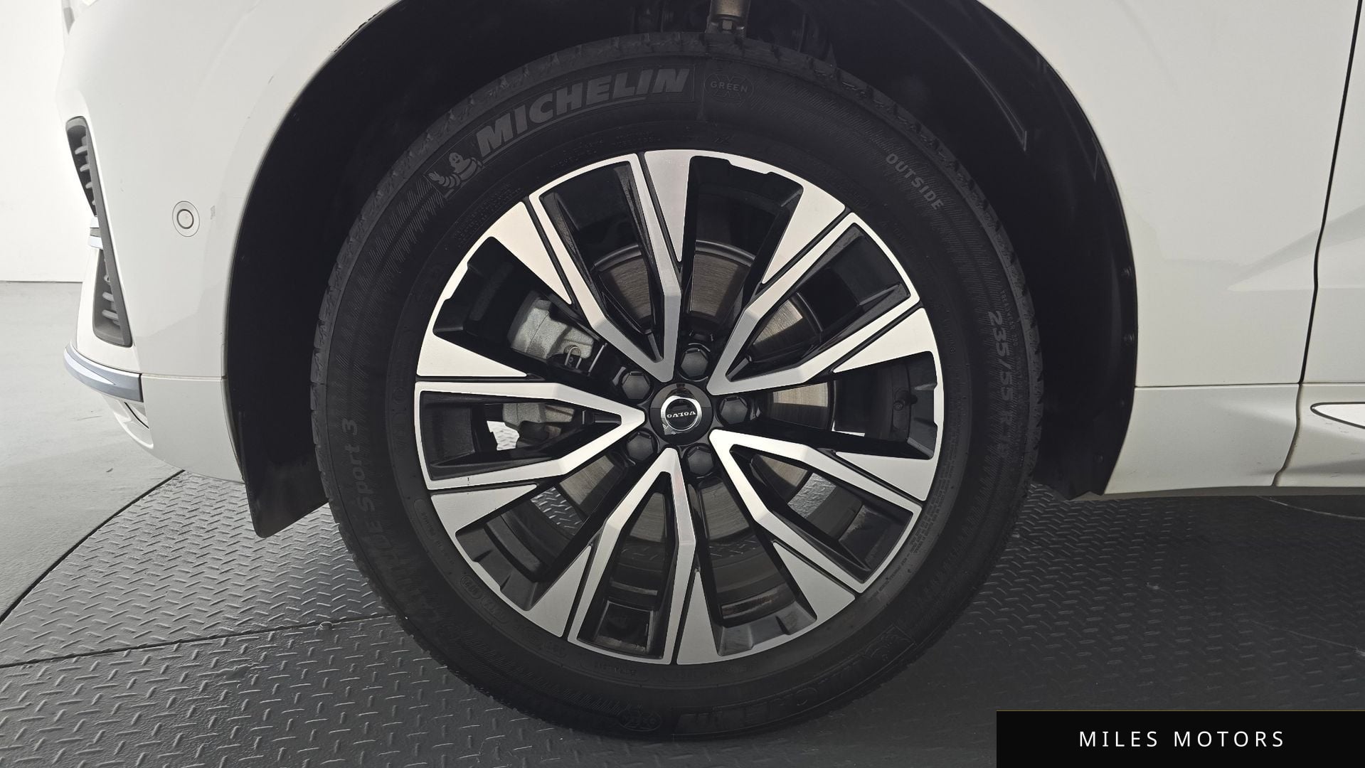 Volvo XC60 2023 — миниатюра 4