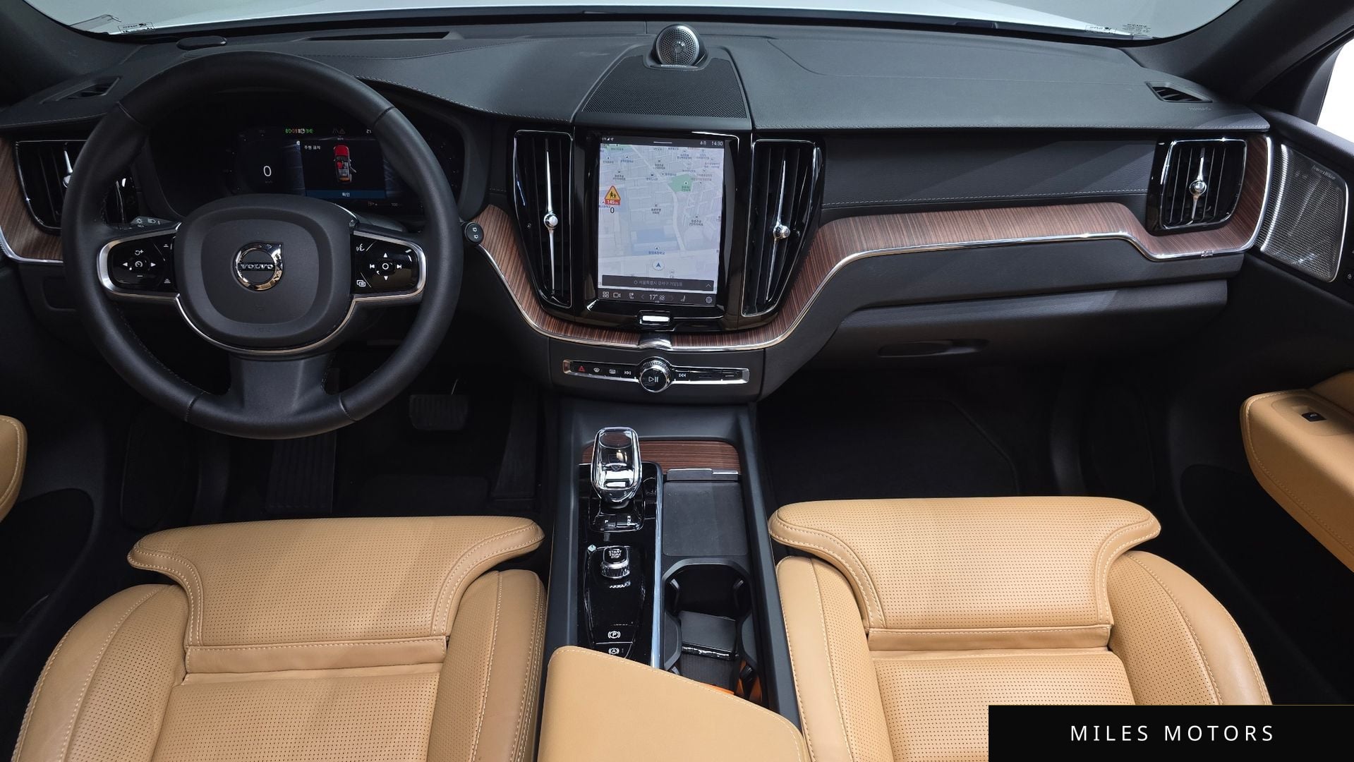 Volvo XC60 2023 — миниатюра 9
