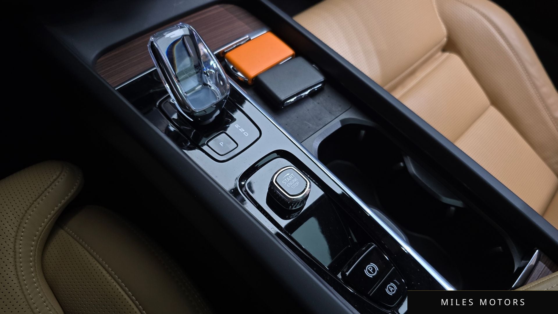 Volvo XC60 2023 — миниатюра 11