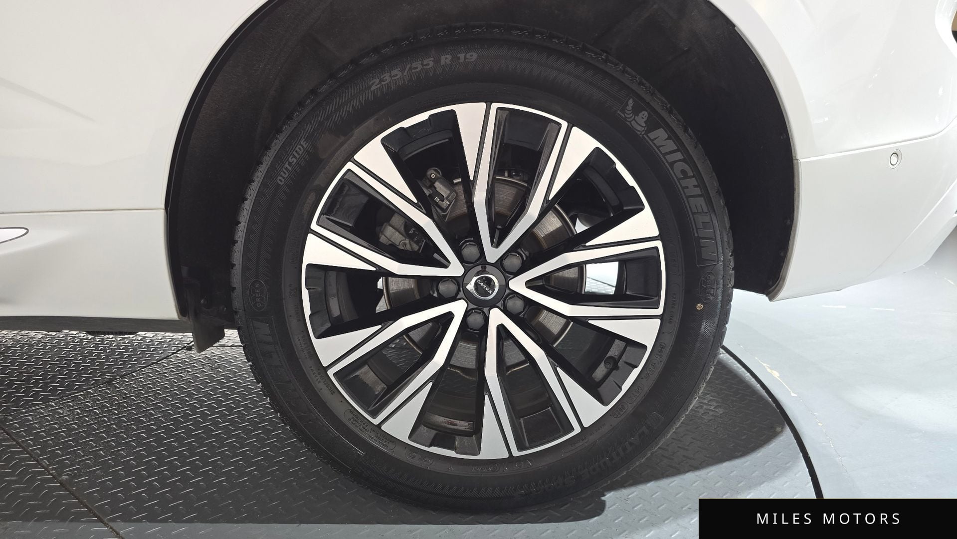 Volvo XC60 2023 — миниатюра 6