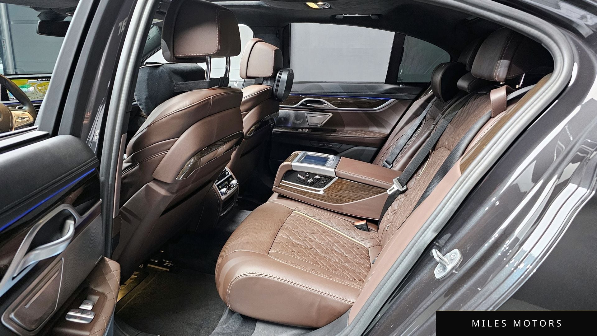 BMW 7 Series (G11) 2022 — миниатюра 11