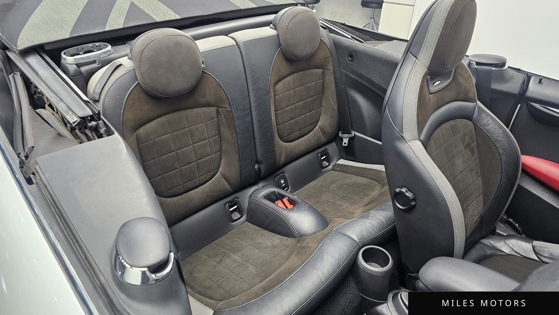 MINI Cooper Convertible 2021 — миниатюра 11