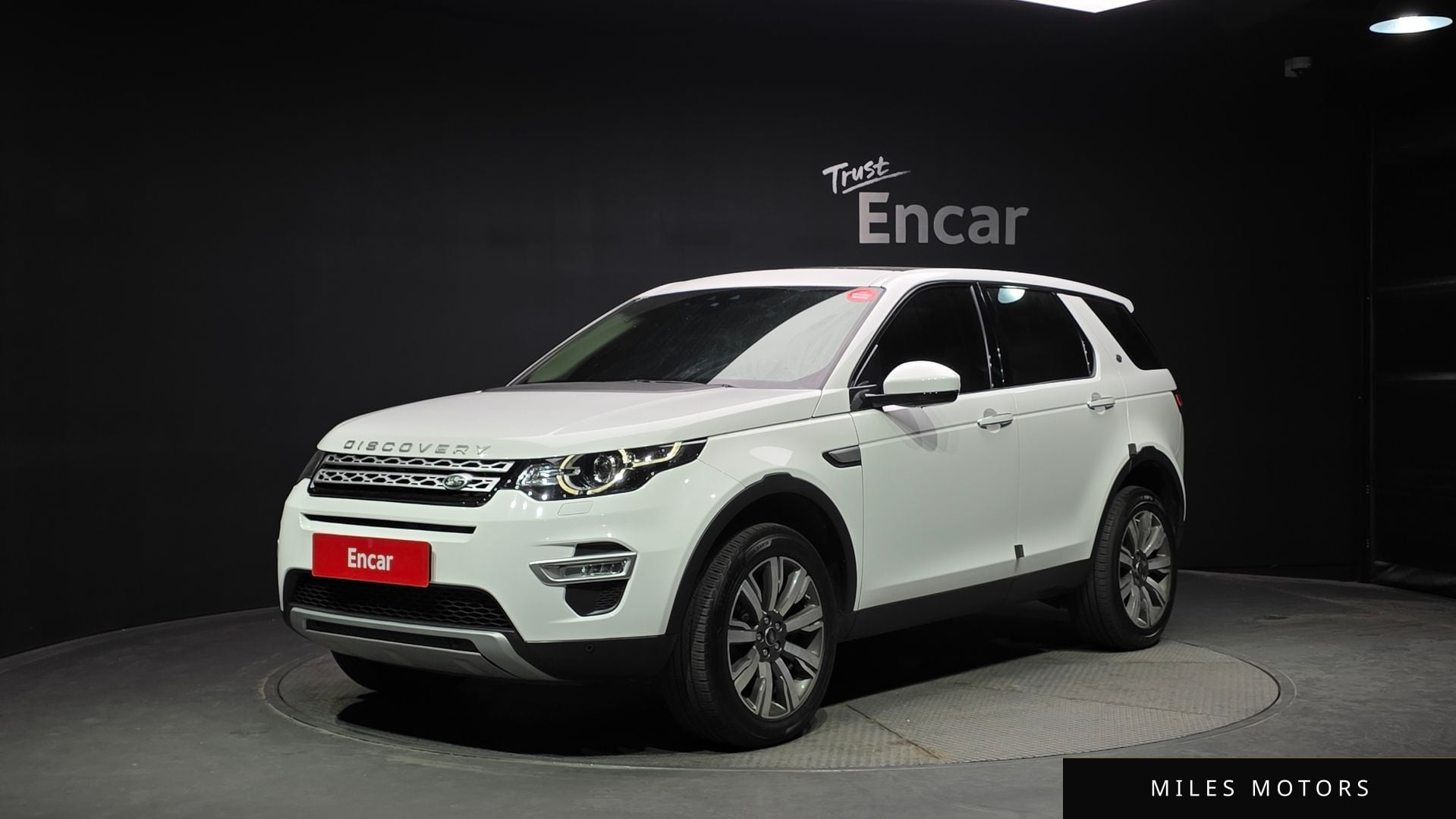 Land Rover Discovery Sport 2019 — фото 1 из 12