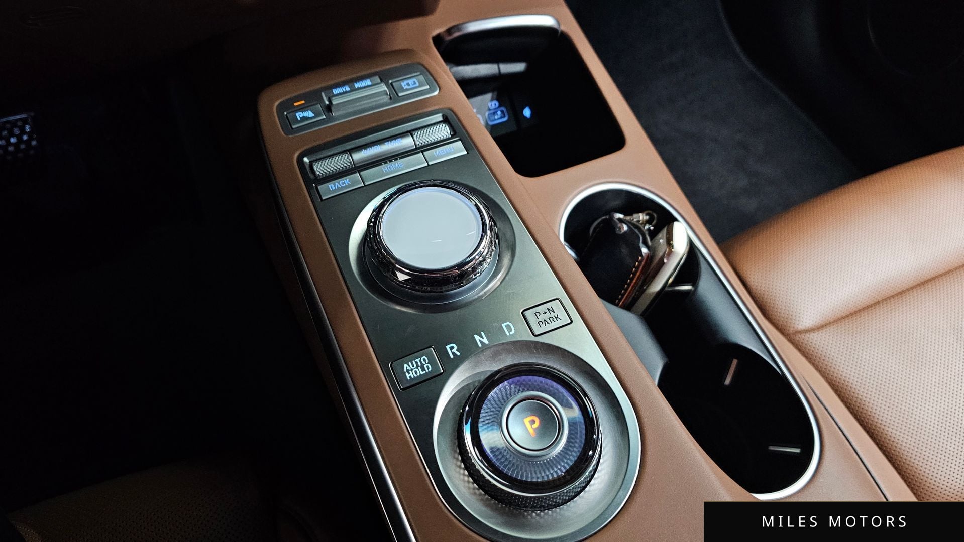 Genesis GV70 2023 — миниатюра 12