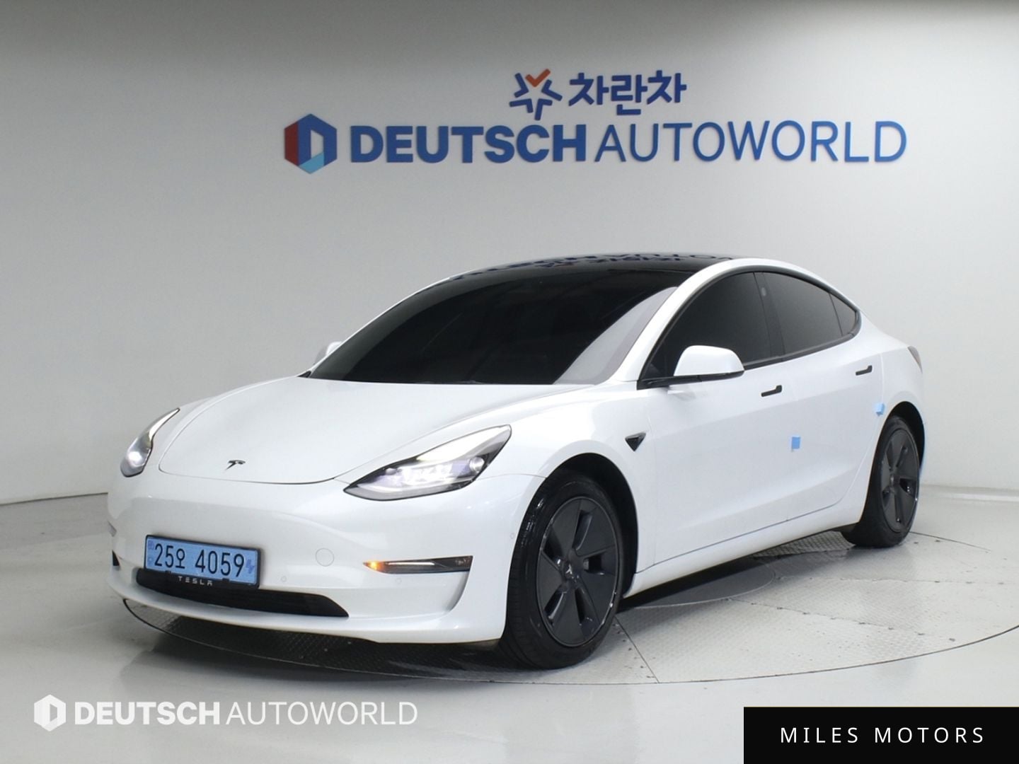 Tesla Model 3 2022 — фото 1 из 12
