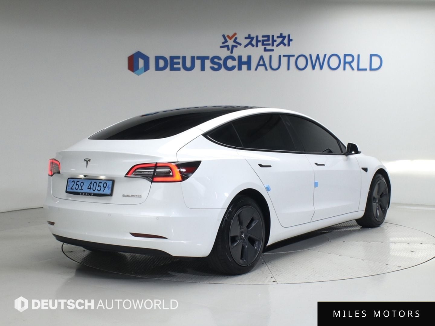 Tesla Model 3 2022 — миниатюра 2