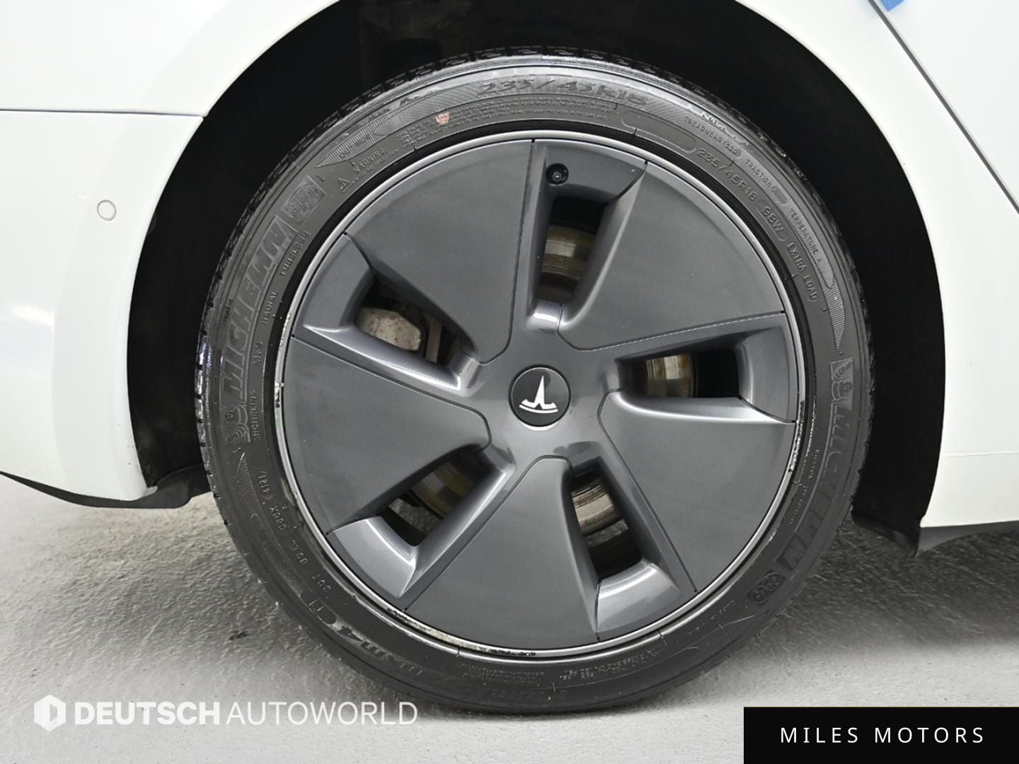 Tesla Model 3 2022 — миниатюра 5