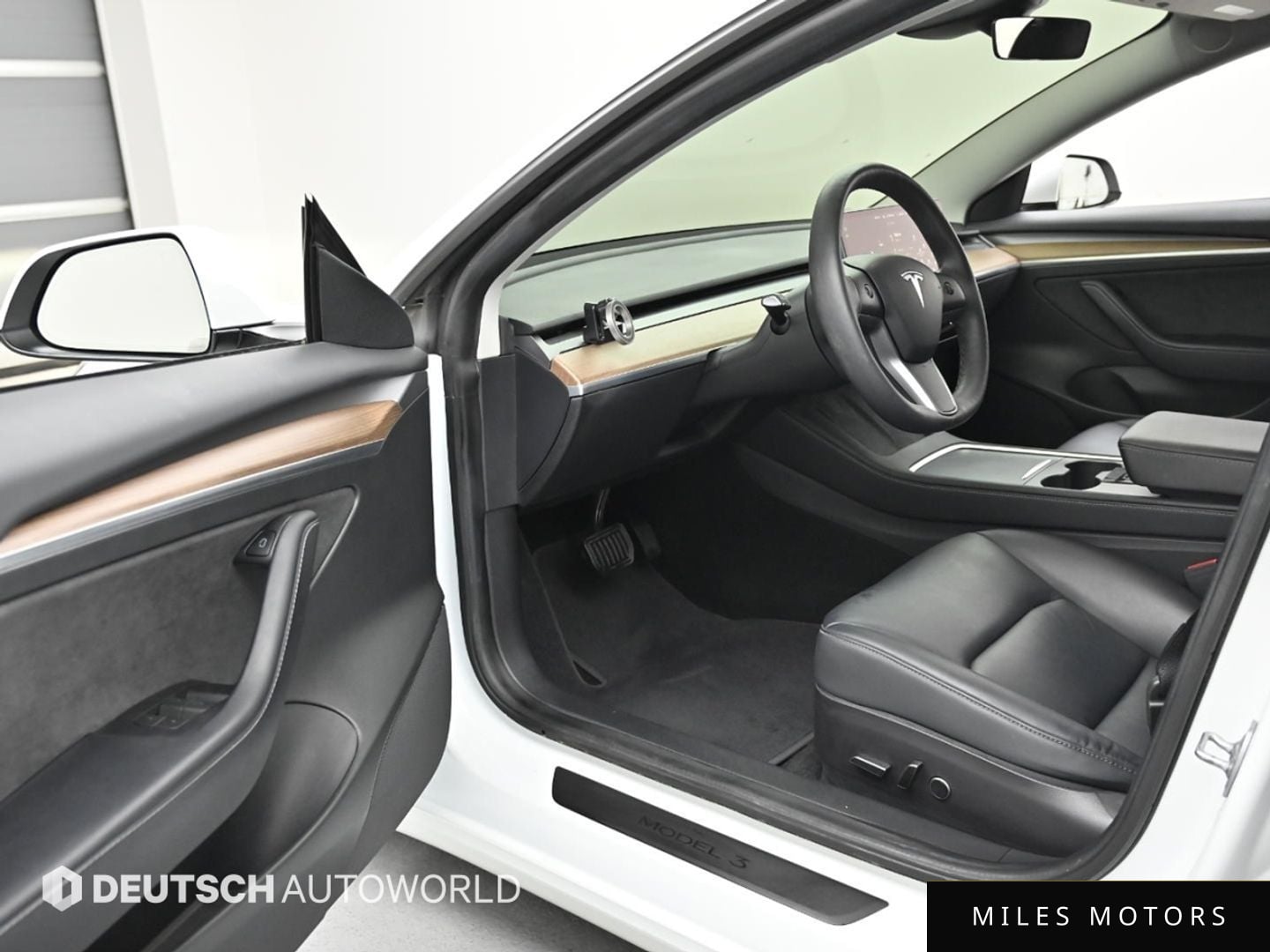 Tesla Model 3 2022 — миниатюра 11