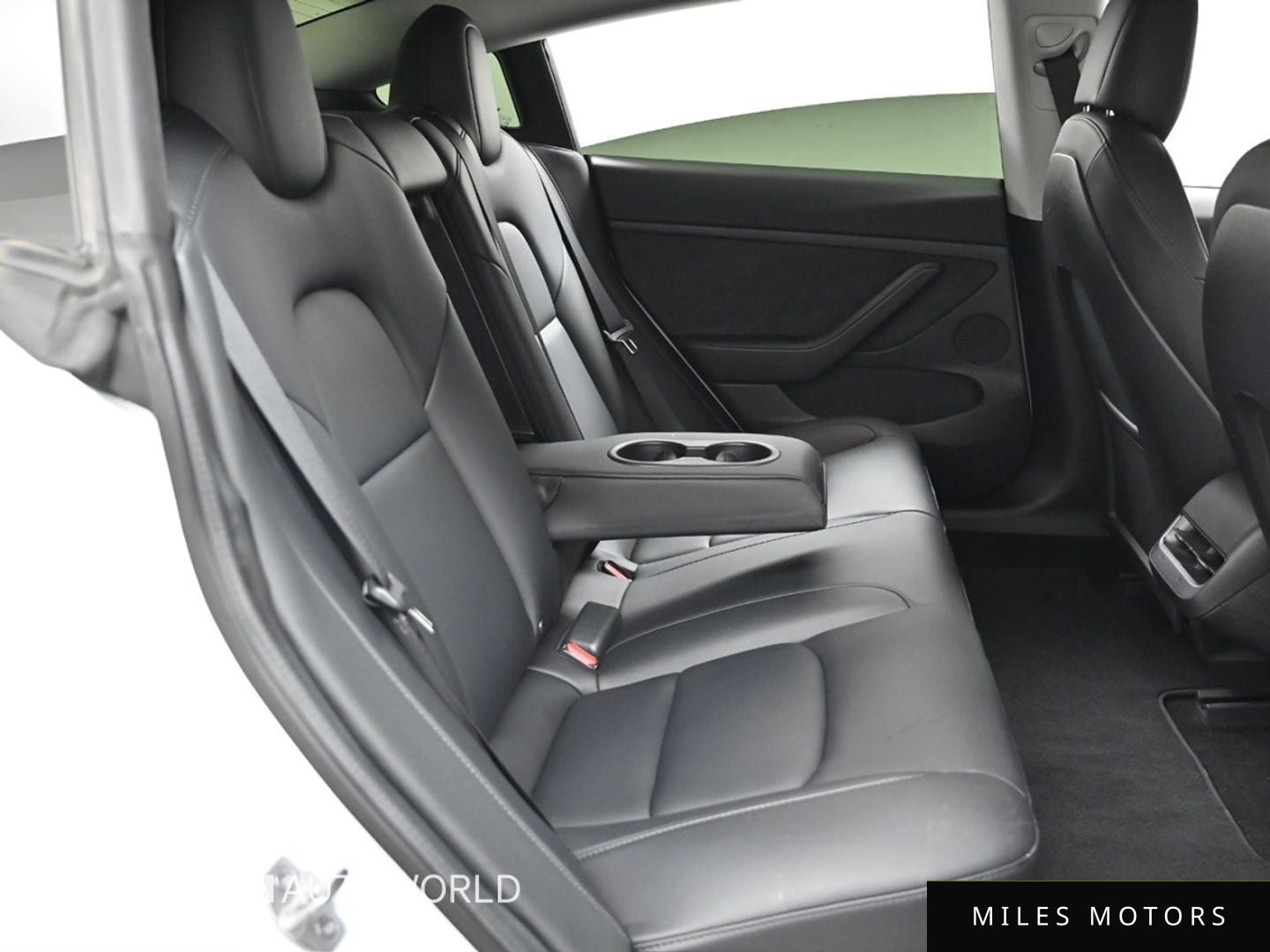 Tesla Model 3 2022 — миниатюра 12