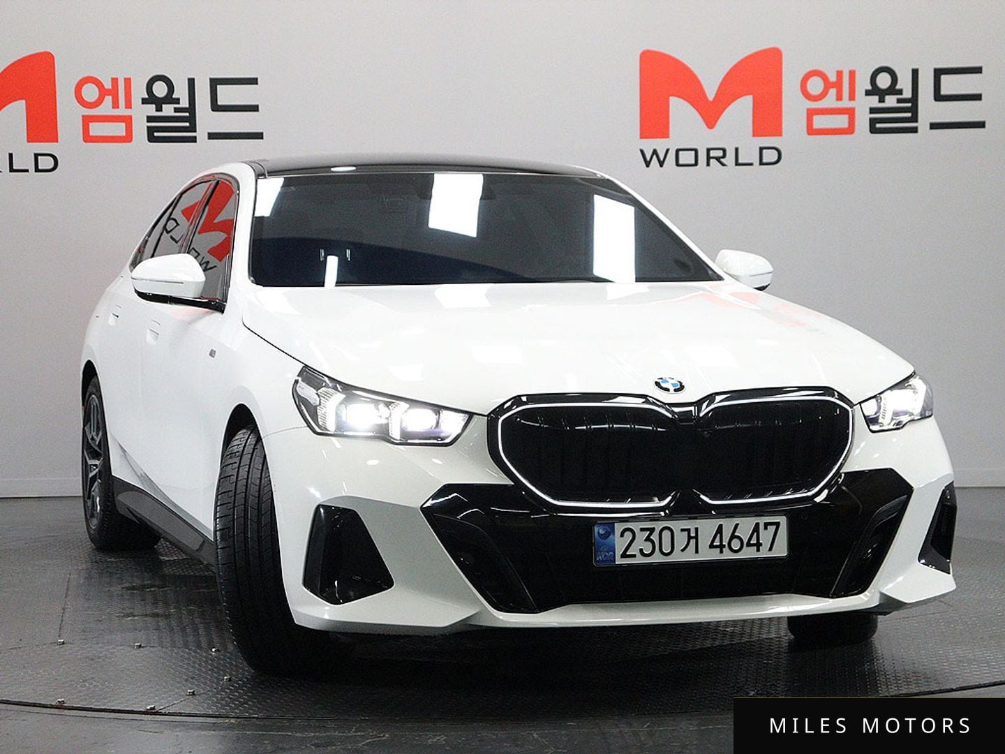 BMW 5 Series (G60) 2025 — миниатюра 2