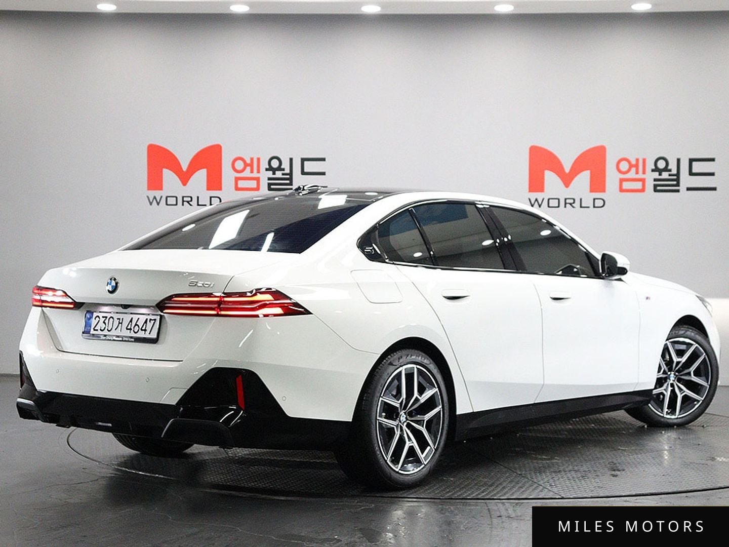 BMW 5 Series (G60) 2025 — миниатюра 3