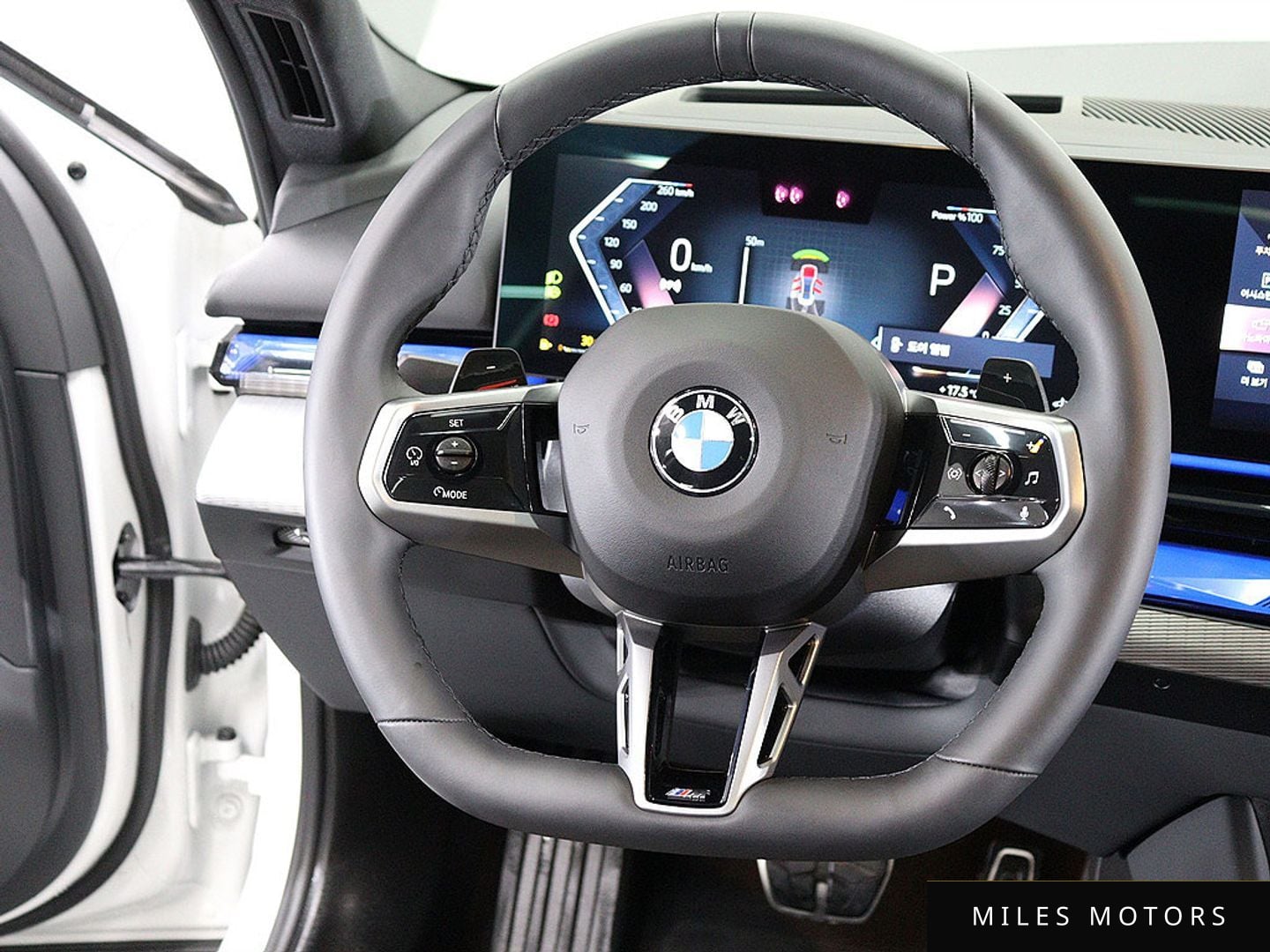 BMW 5 Series (G60) 2025 — миниатюра 12