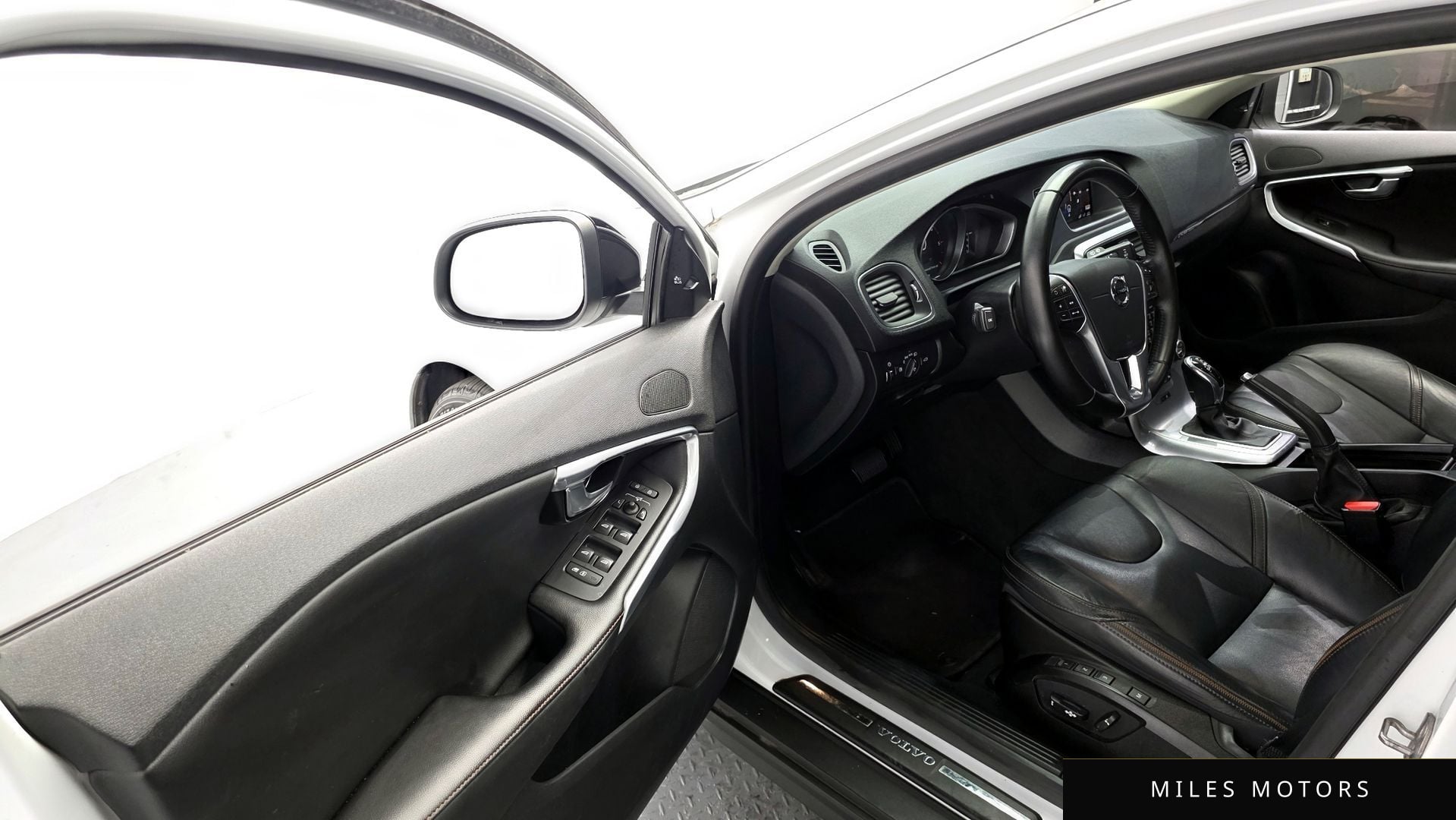 Volvo V40 2019 — миниатюра 10