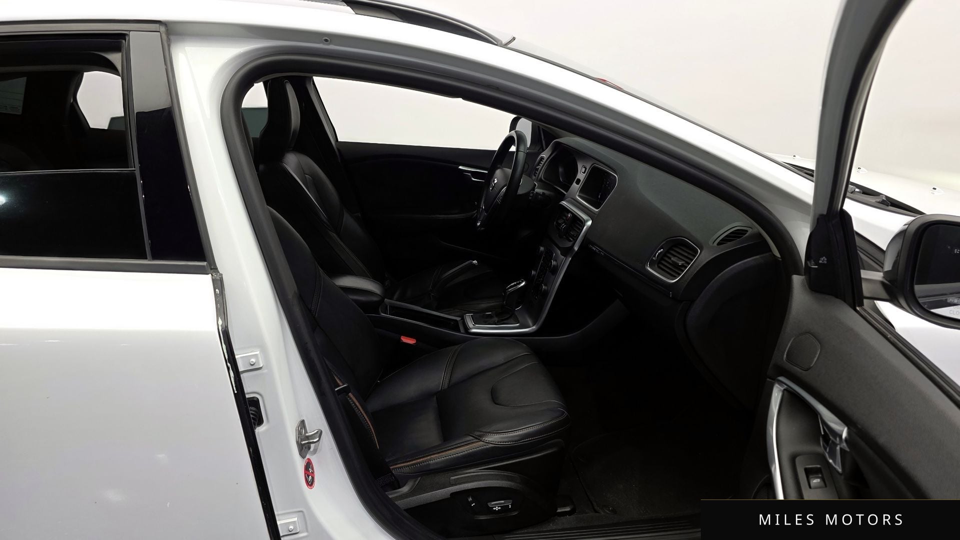 Volvo V40 2019 — миниатюра 12