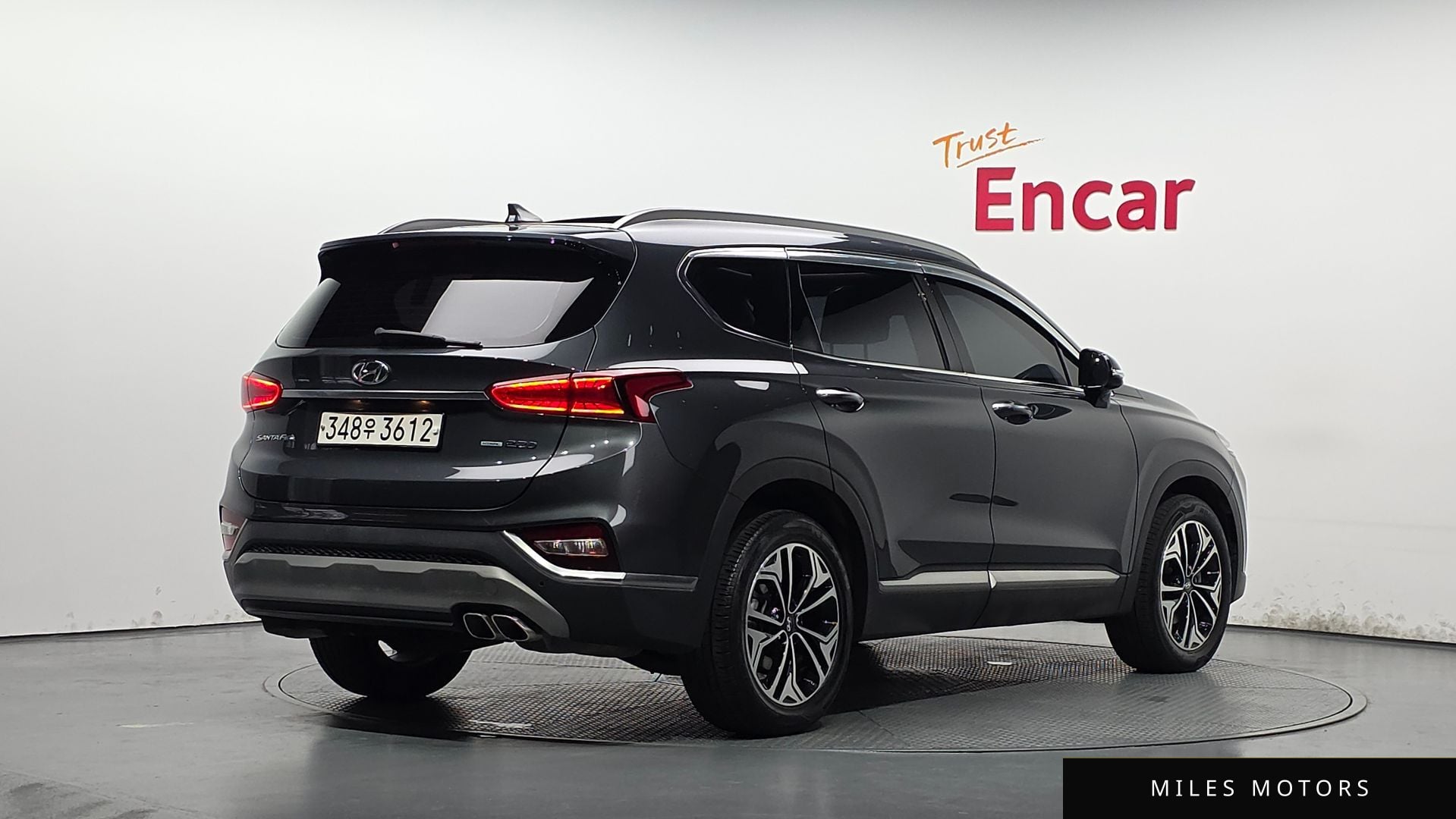 Hyundai Santafe 2019 — фото 1 из 12