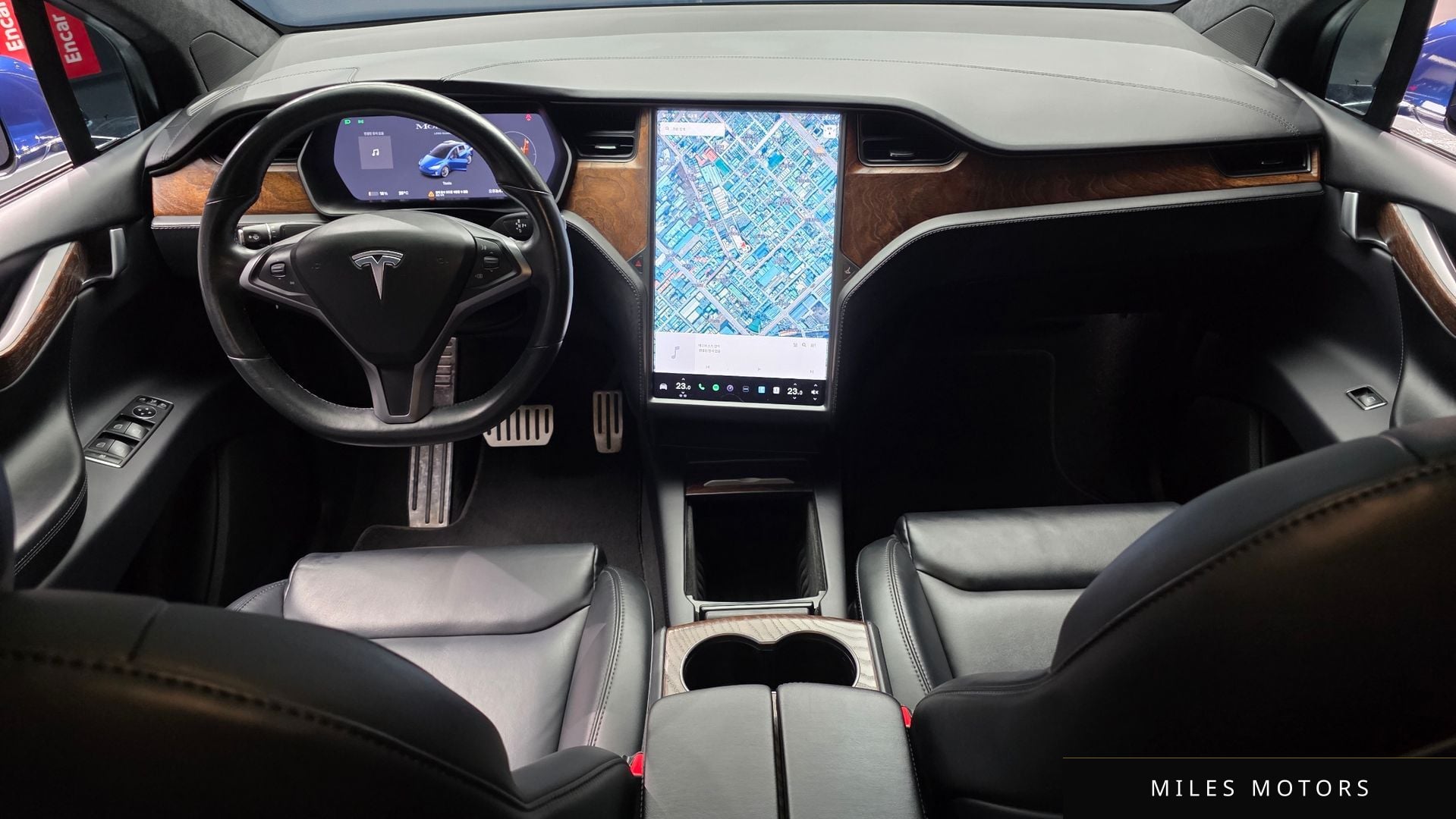 Tesla Model X 2020 — миниатюра 10