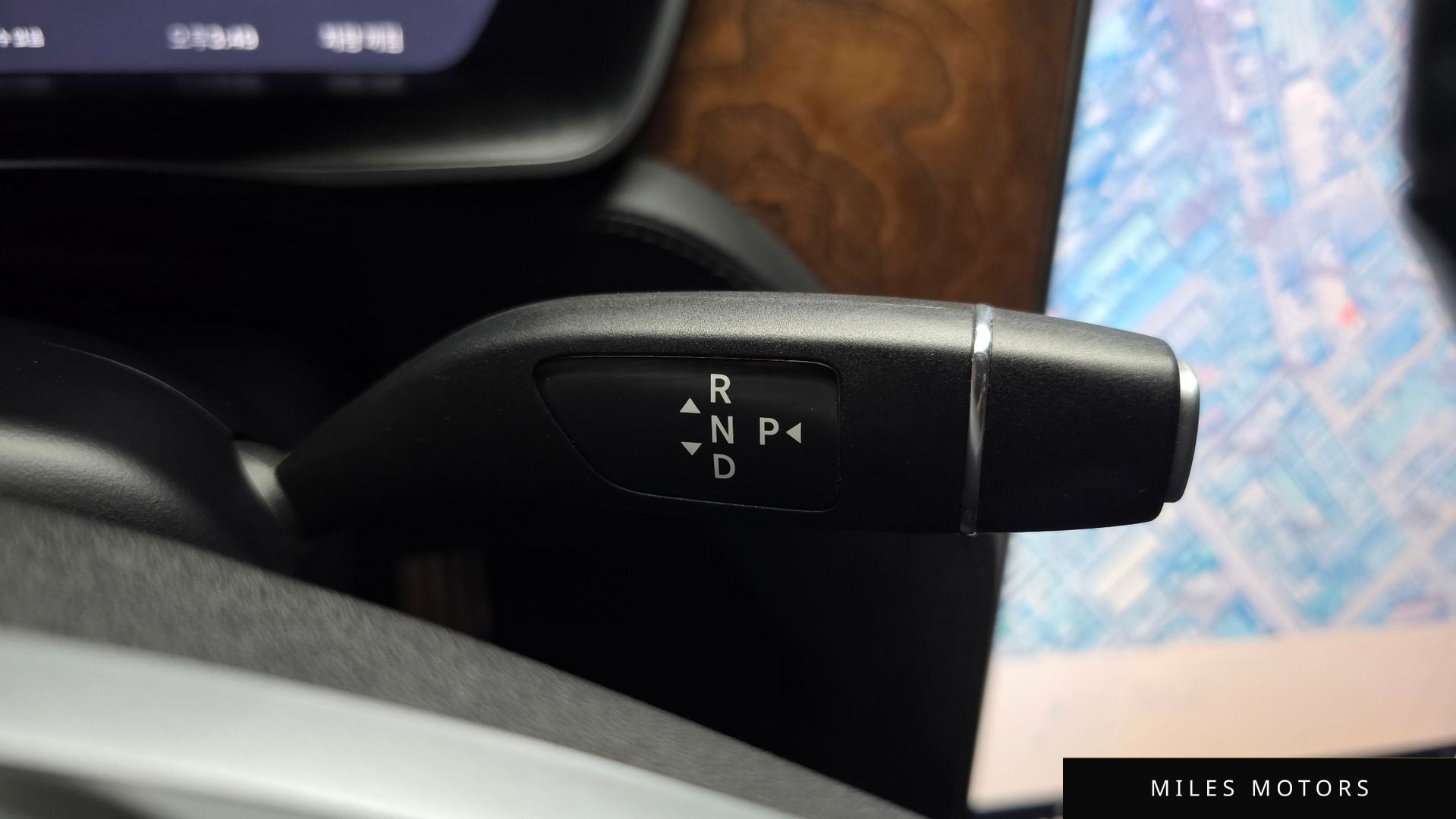Tesla Model X 2020 — миниатюра 12