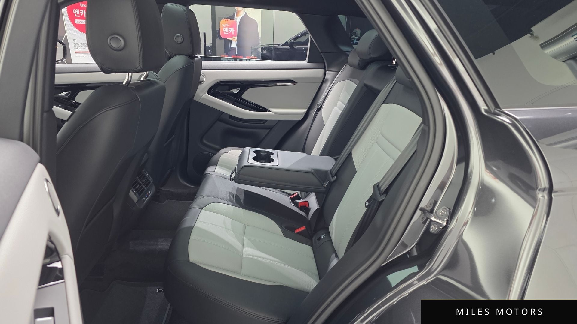Land Rover Range Rover Evoque 2026 — миниатюра 4